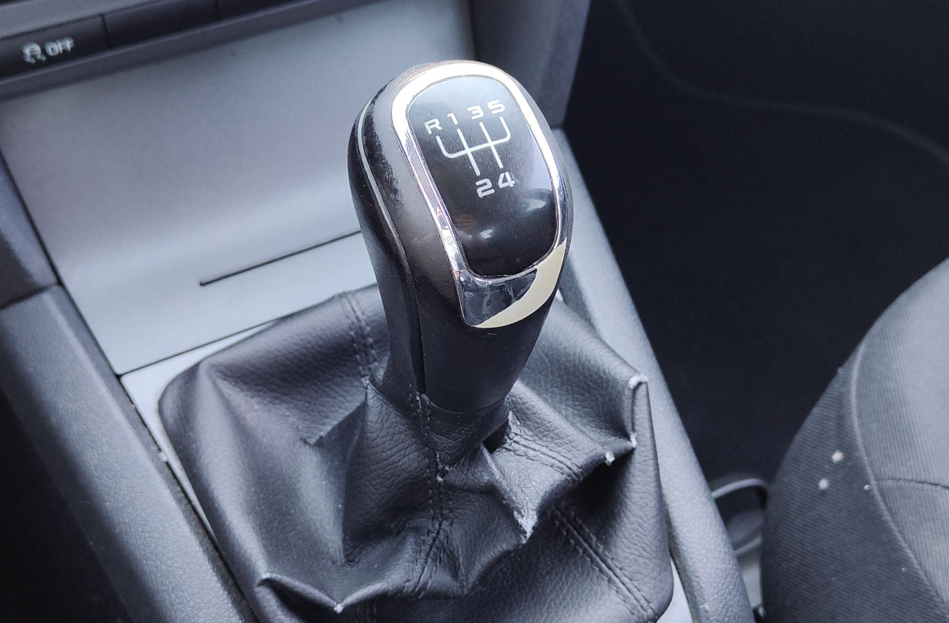 Škoda Octavia 1.6 TDI Active Plus - foto 5
