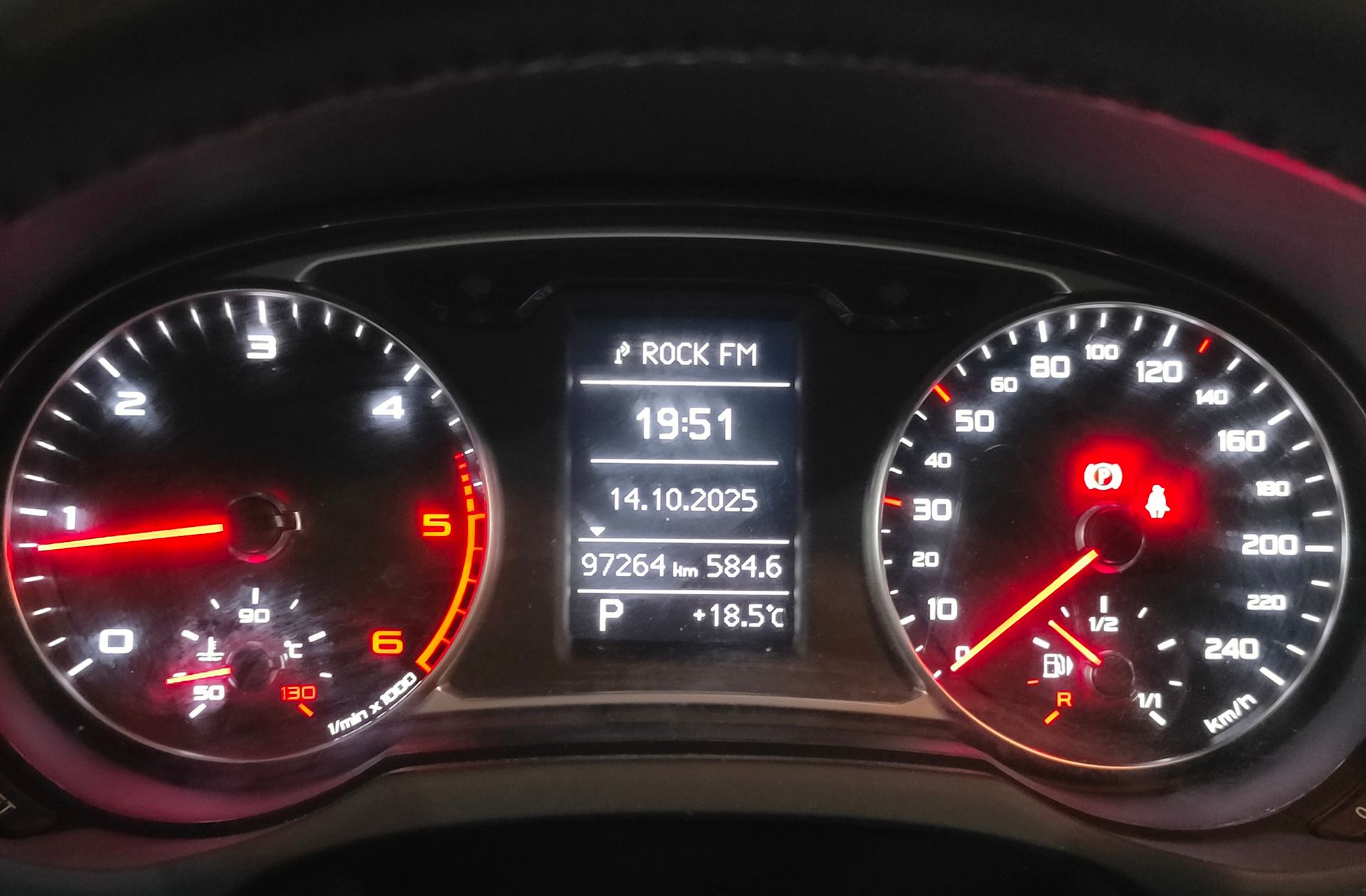 Audi A1 Attraction 1.6 TDI S tronic - foto 18