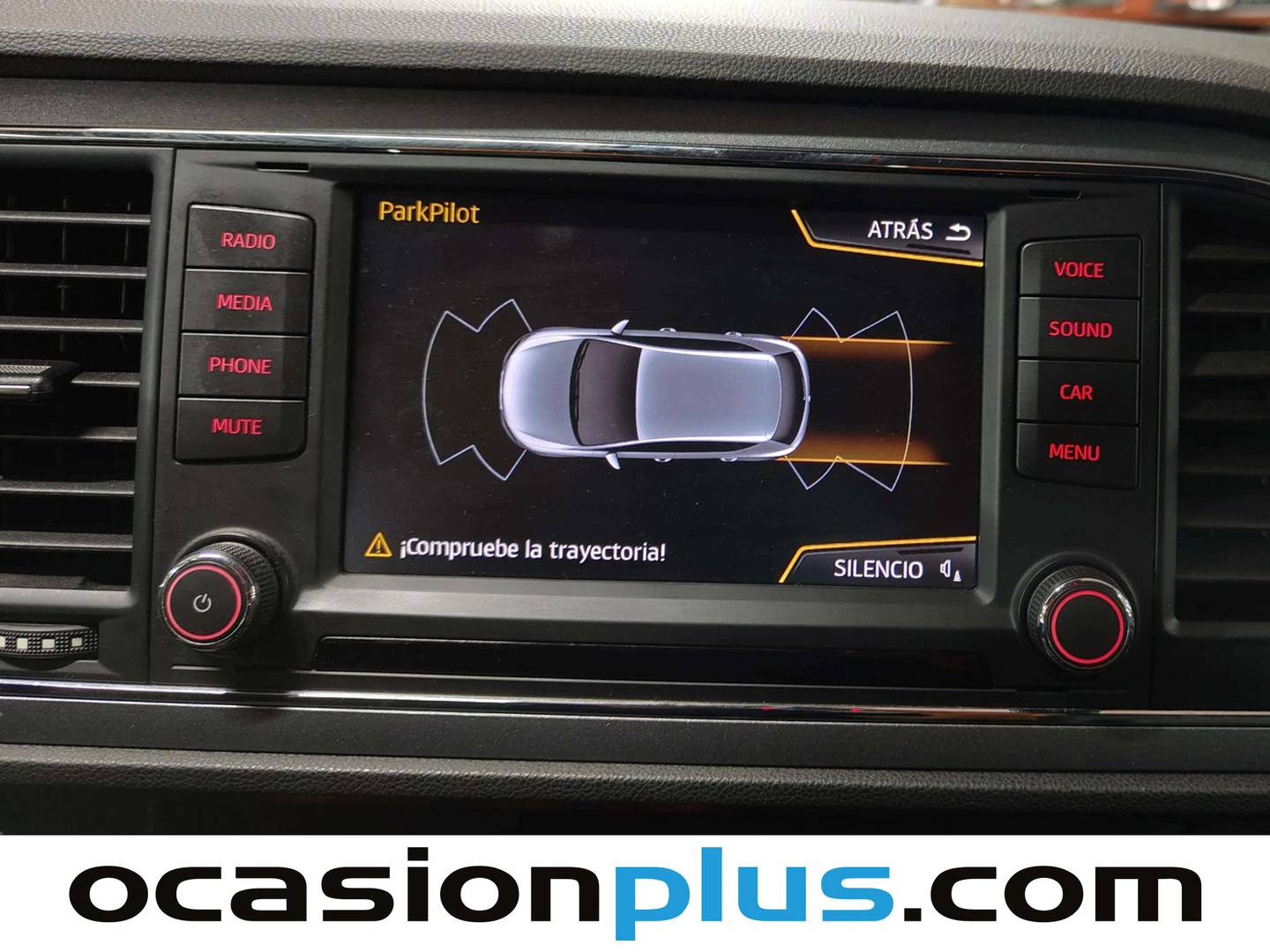 Equipamiento del Seat León Seat León 2.0 TDI S&S FR (150 CV)