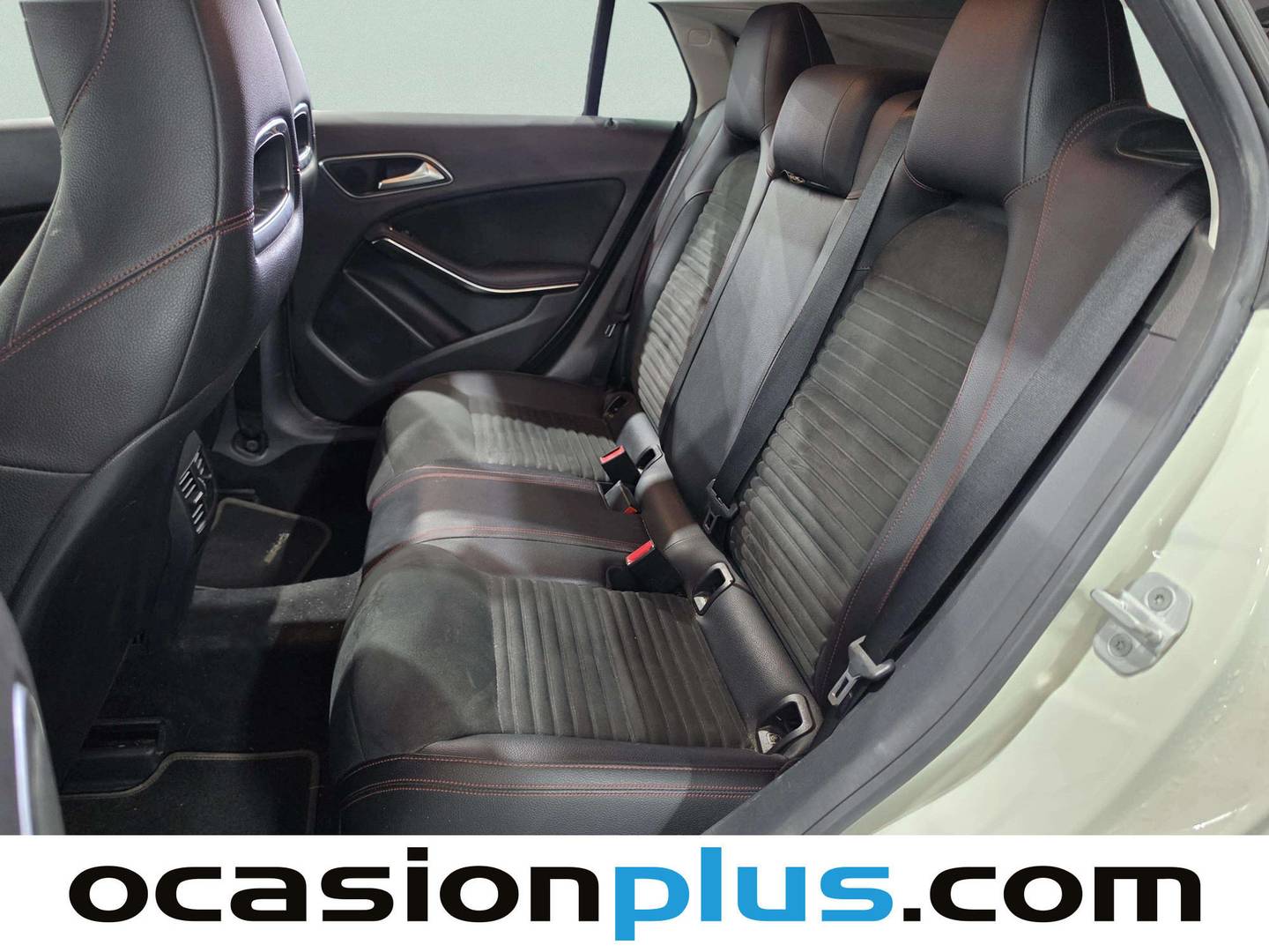 Foto asientos traseros Mercedes CLA Mercedes CLA Shooting Brake 200 d (136 CV)
