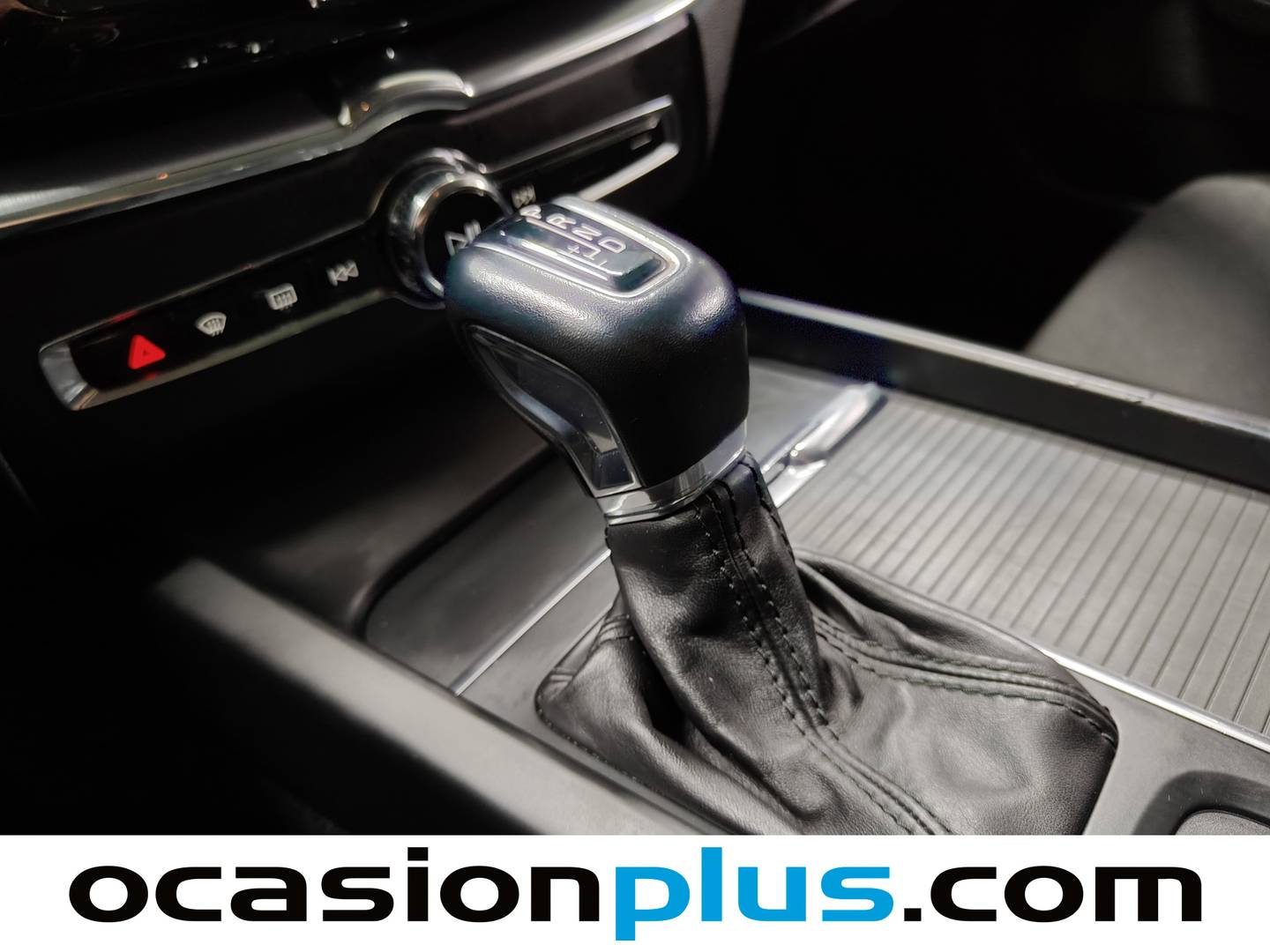 Foto Volvo XC60 Volvo XC60 2.0 T4 Momentum Auto (190 CV)