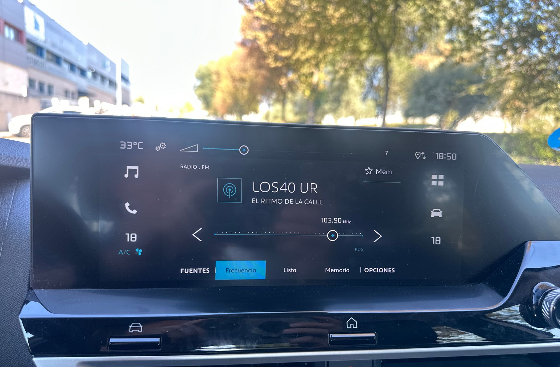 Citroën C4 X Hybrid 136 e-DCS6 Plus - foto 31