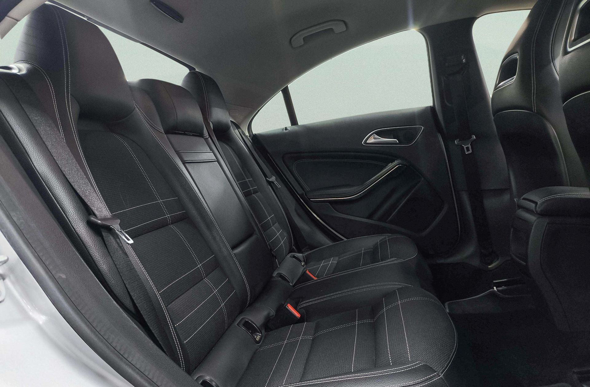 Mercedes-Benz CLA 200 - foto 18
