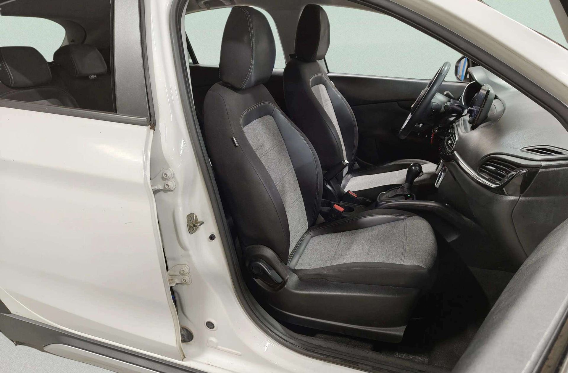 Fiat Tipo 1.5 Hybrid Cross DCT - foto 19