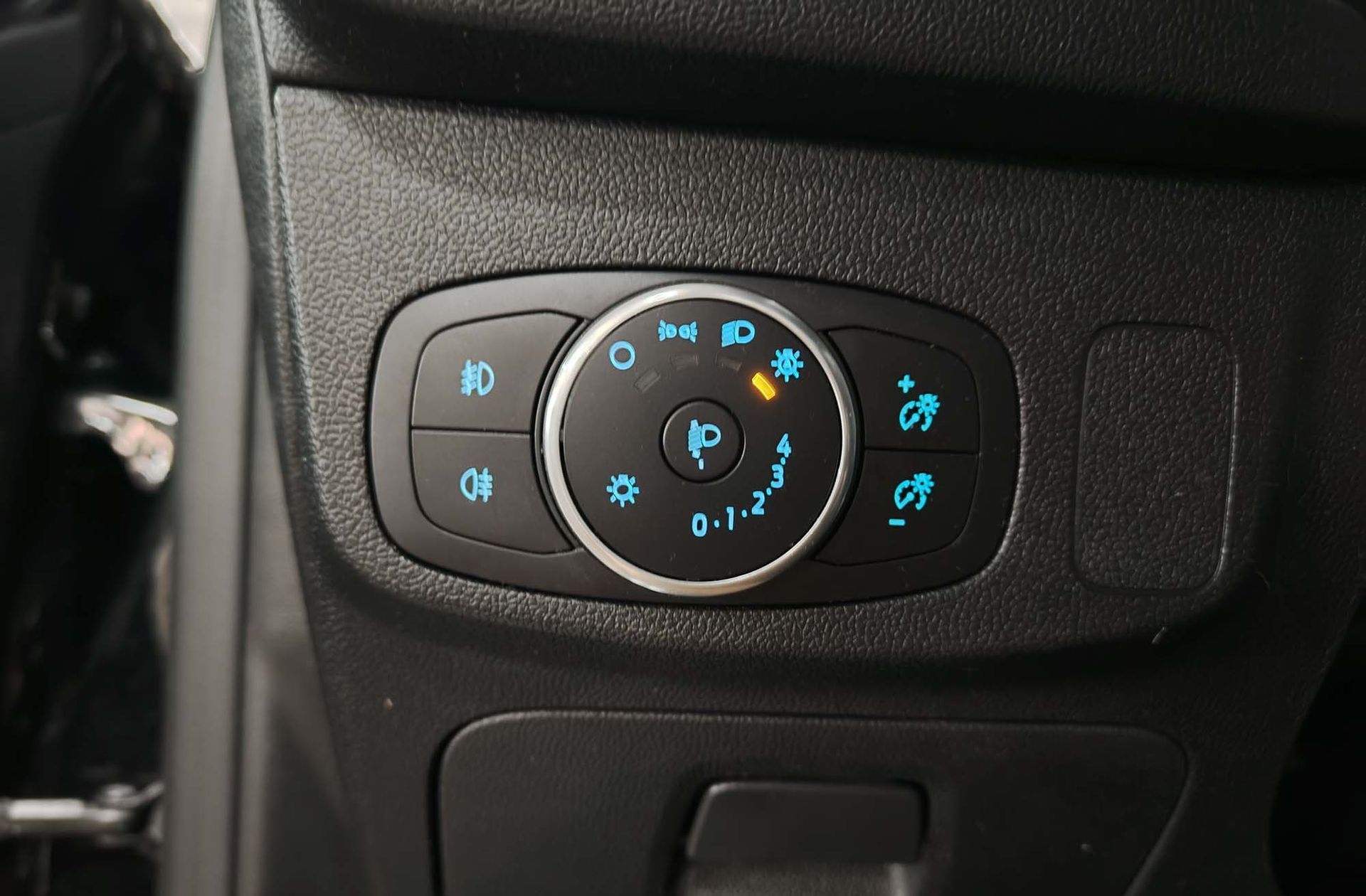 Ford Focus 1.5 EcoBlue ST-Line - foto 23