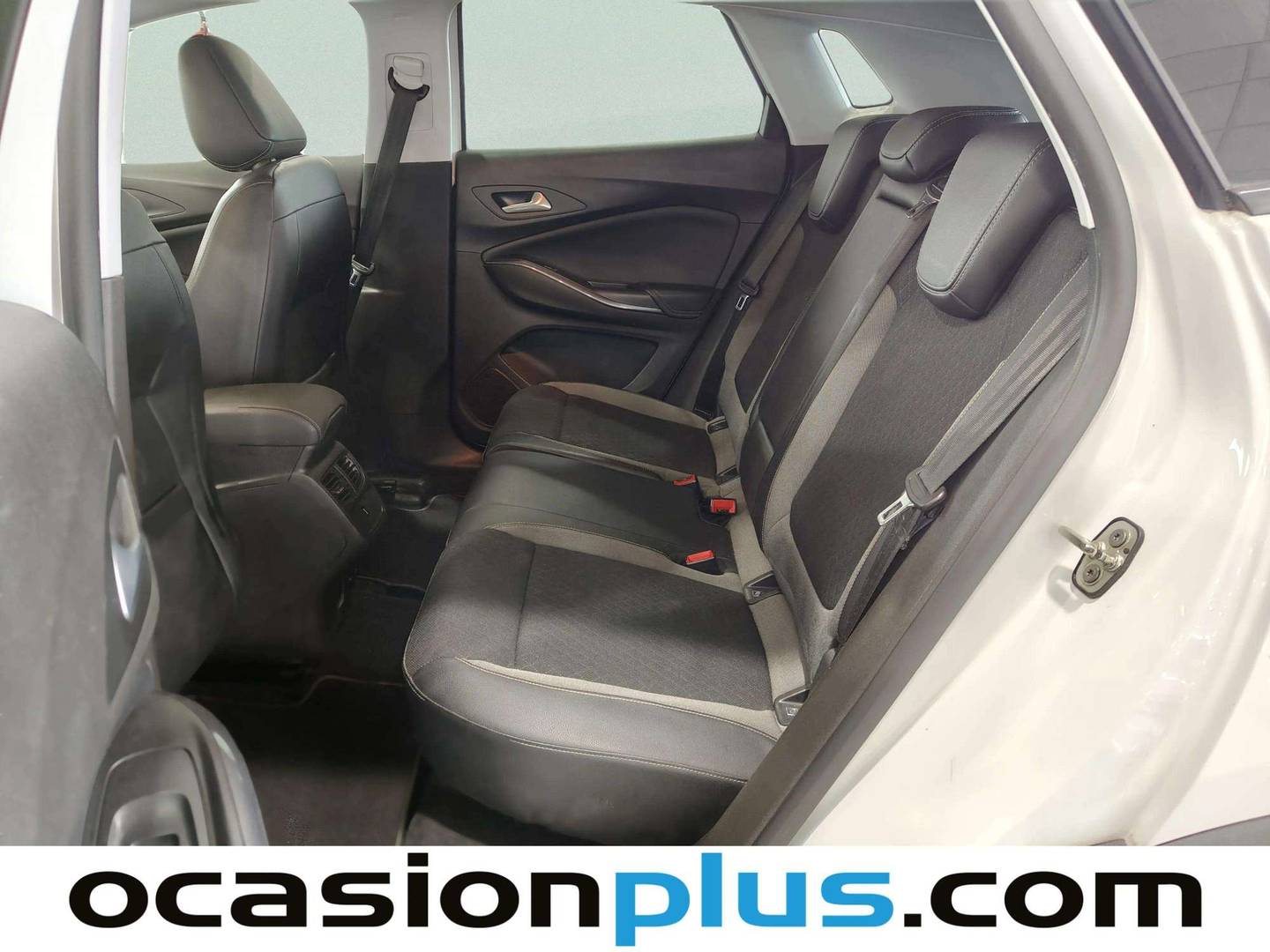 Foto asientos traseros Opel Grandland X Opel Grandland X 1.2 Turbo Ultimate (130 CV)