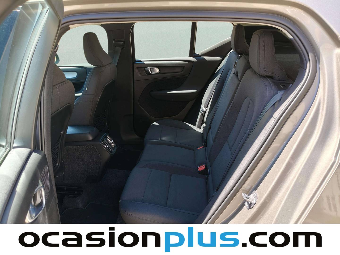 Foto asientos traseros Volvo XC40 Volvo XC40 T3 Momentum Pro Auto  (163 CV)