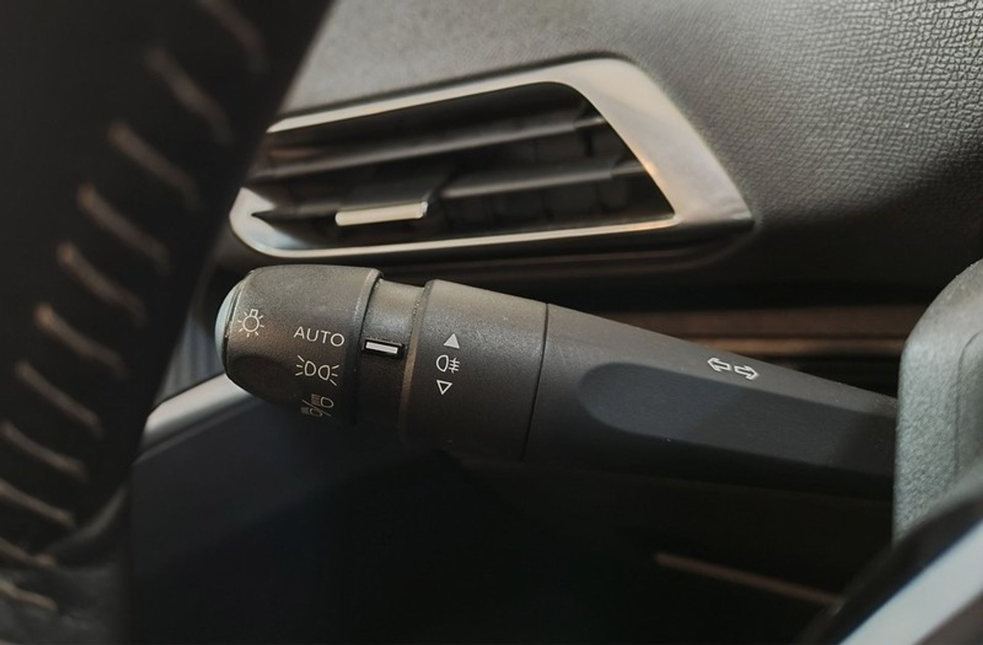 Peugeot 3008 PureTech 130 Active - foto 23
