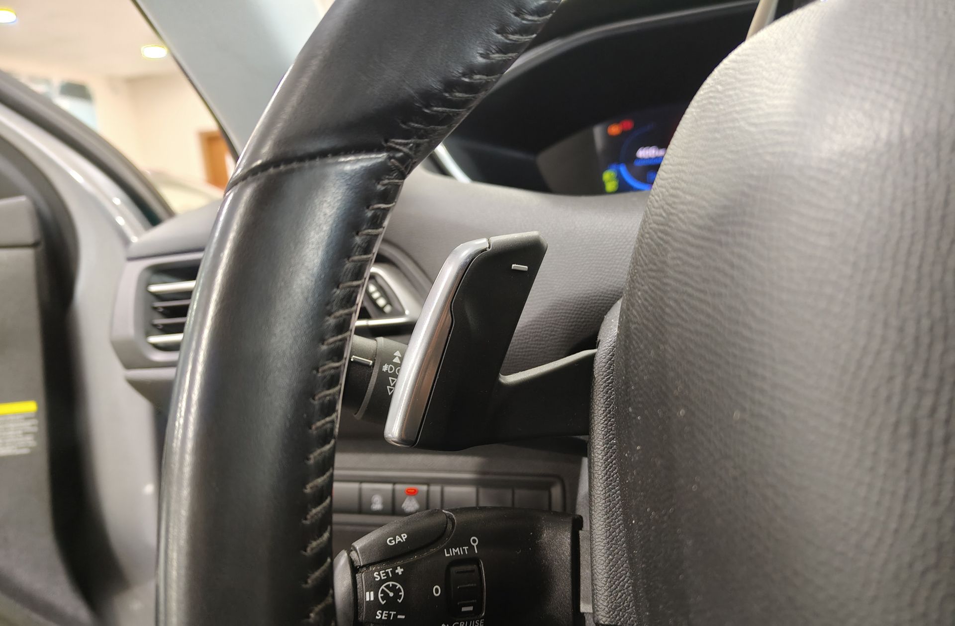 Peugeot 308 PureTech 130 Allure Pack EAT8 - foto 29