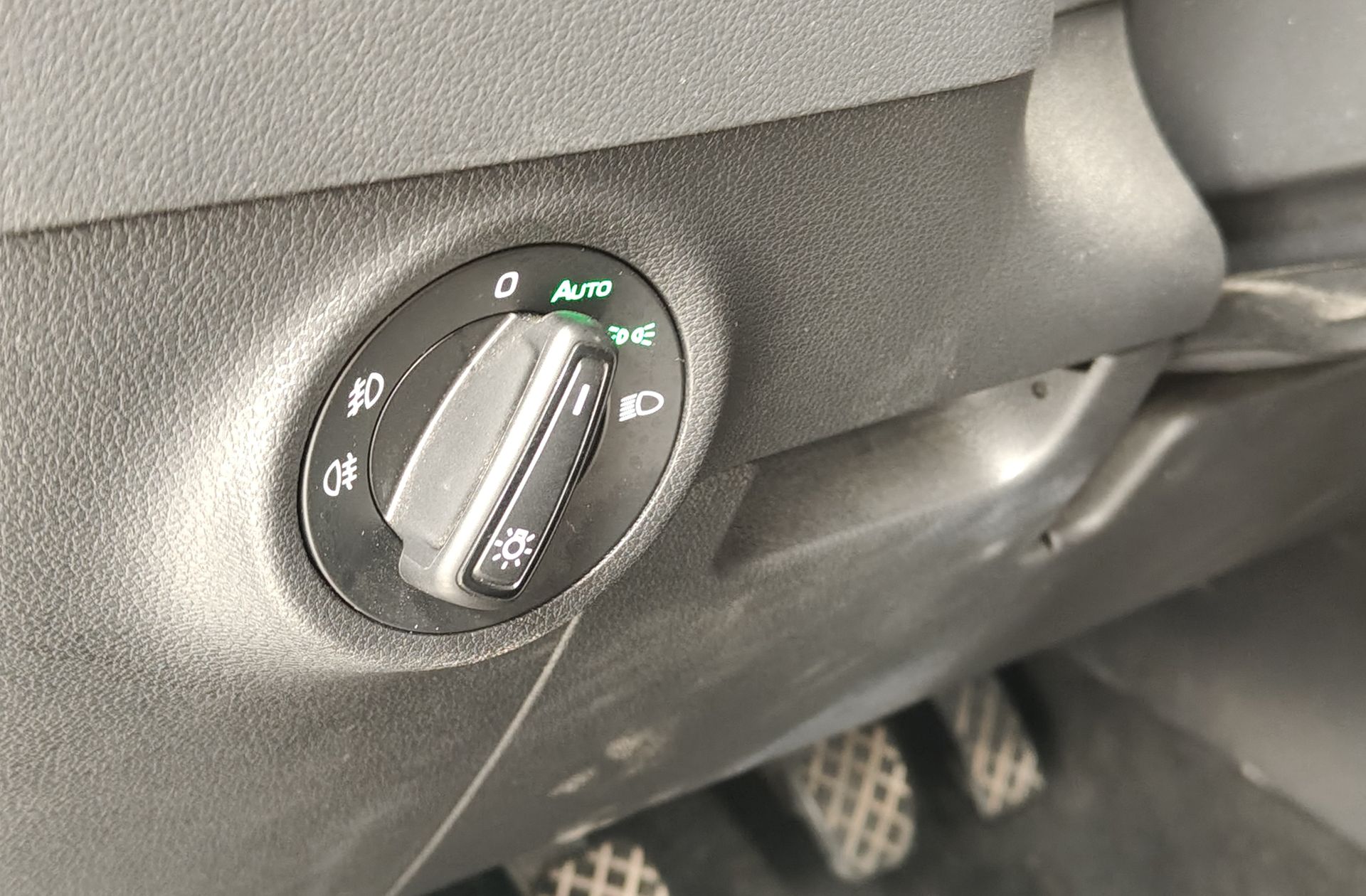 Škoda Karoq 2.0 TDI Selection - foto 12