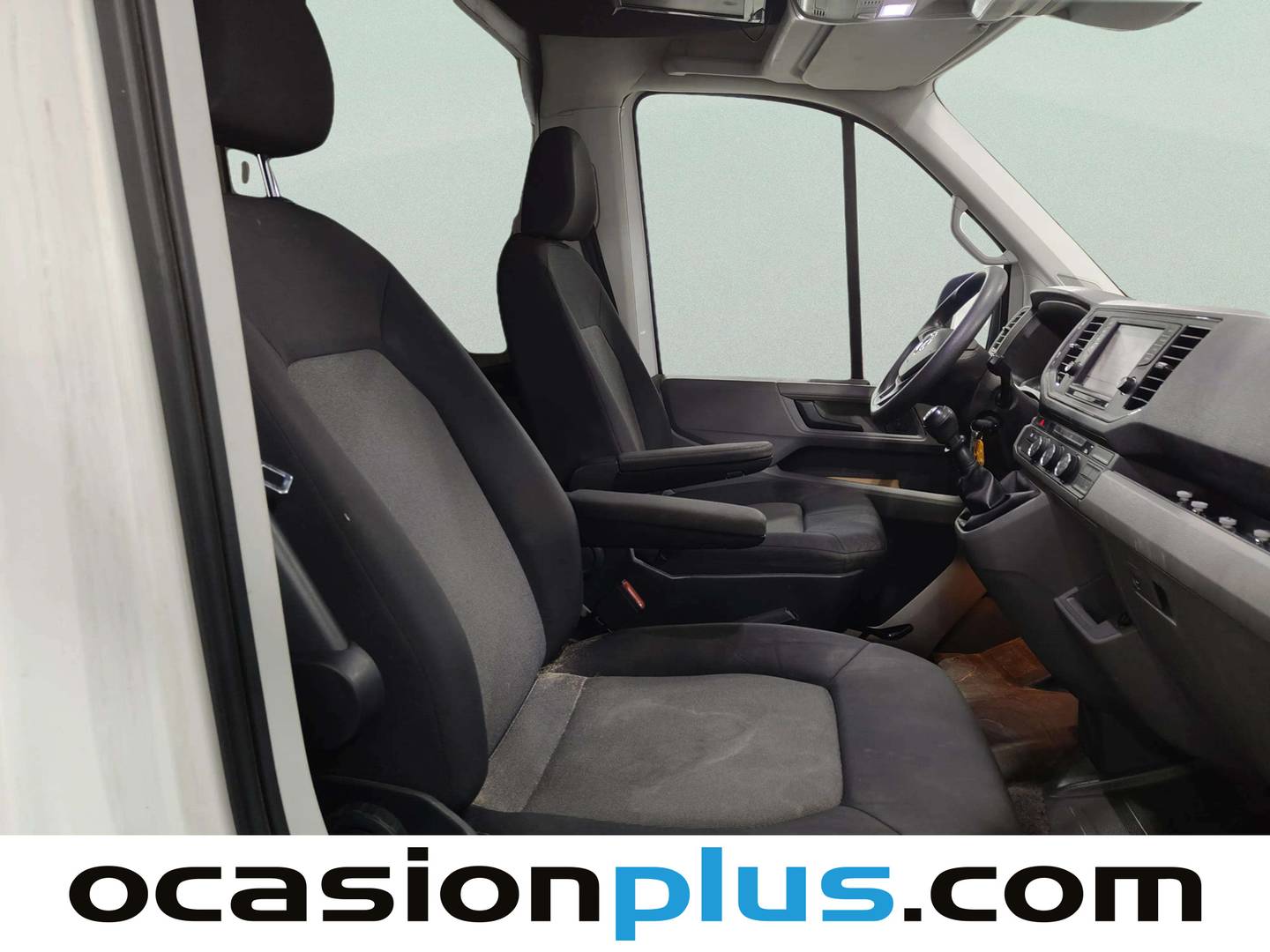 Foto Volkswagen Crafter Volkswagen Crafter Furgon Batalla Media TA 2.0 TDI BMT 3.500  (140 CV) 4 Plazas Camperizada