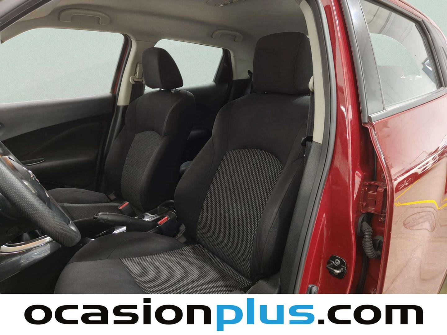 Foto Nissan JUKE Nissan Juke 1.6 Visia 4x2 (94 CV)