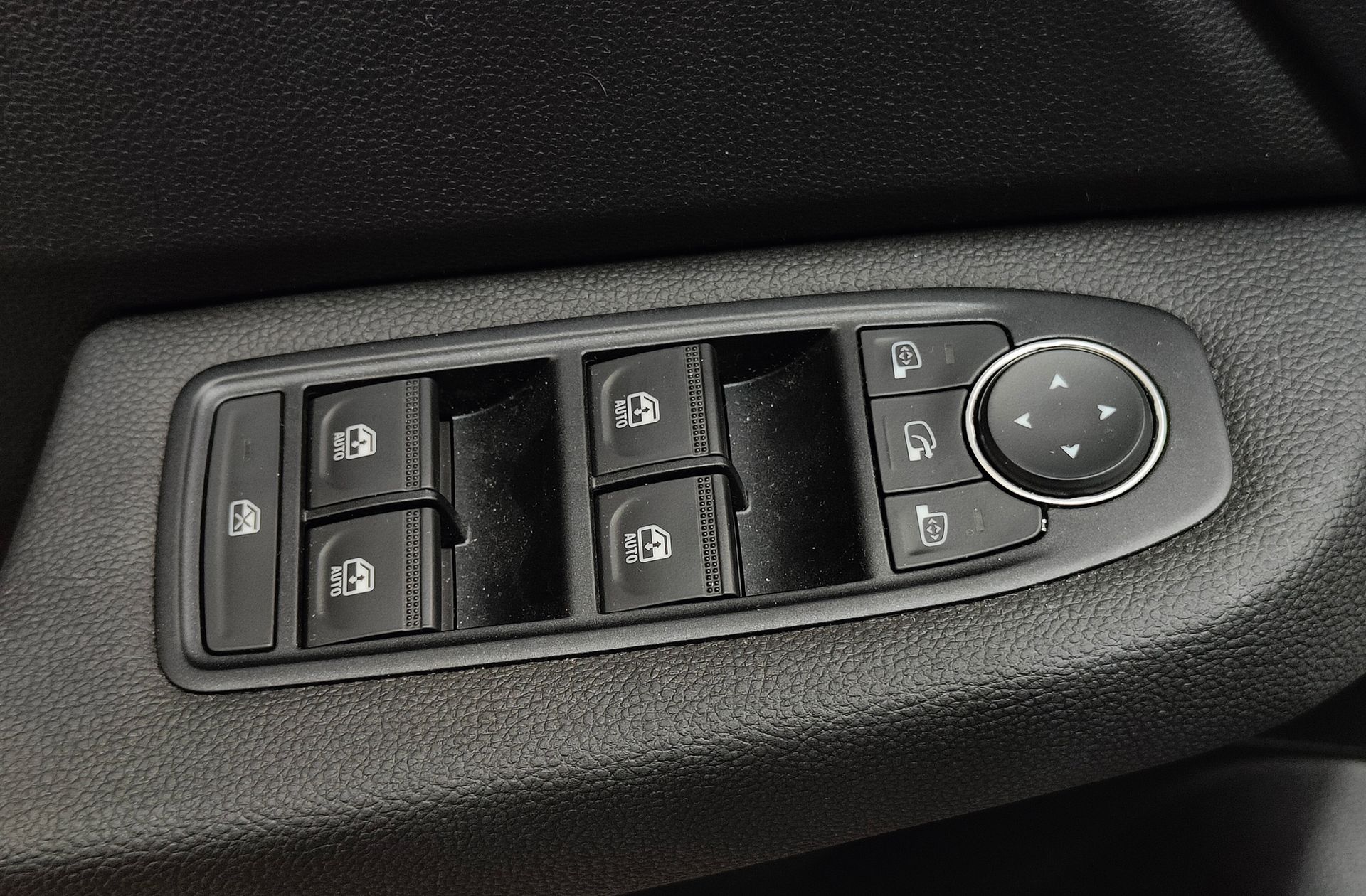 Mitsubishi Colt 100T GLP Motion - foto 19