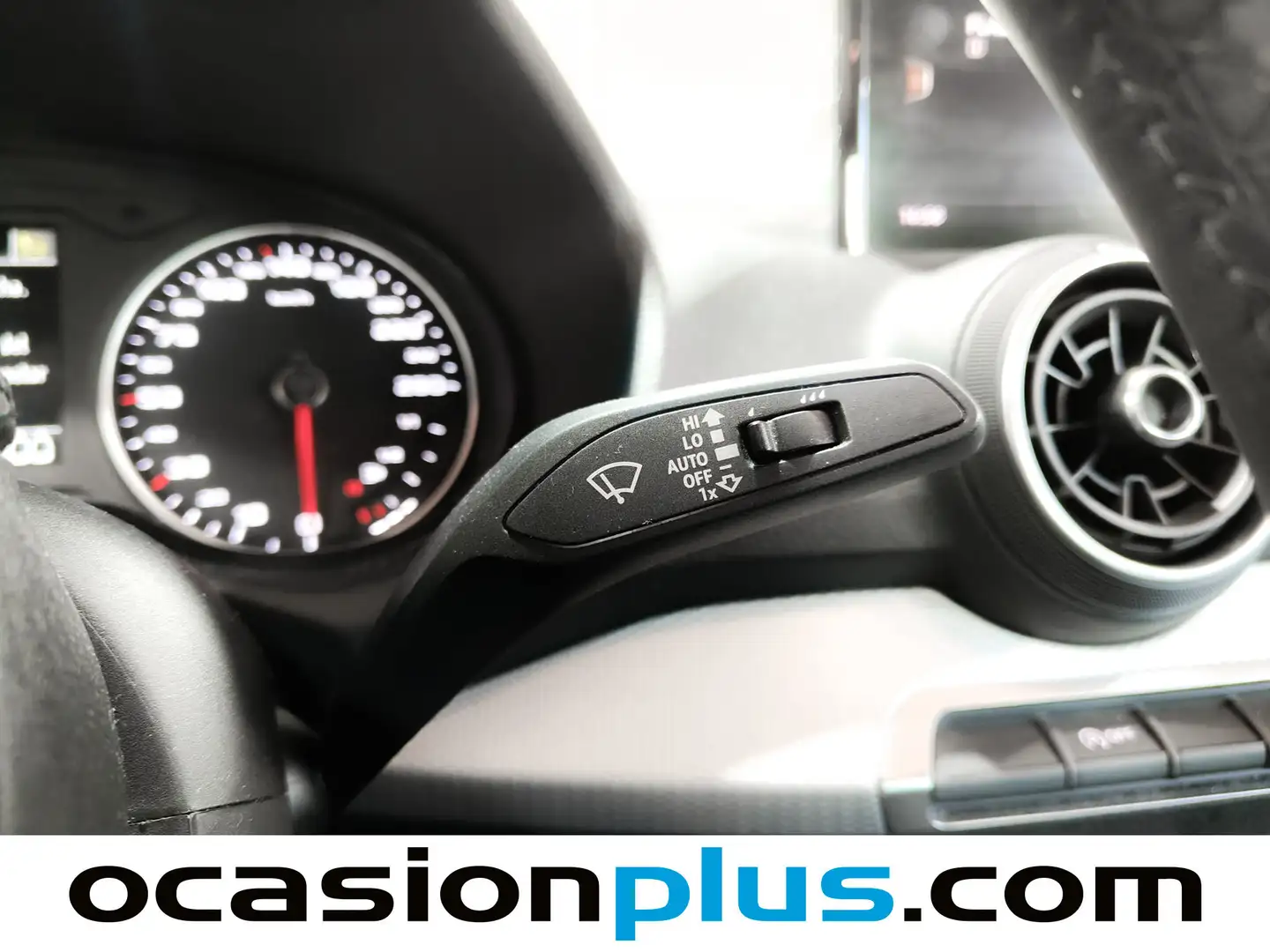 Foto Audi Q2 Audi Q2 Advanced 30 TDI  (116 CV)