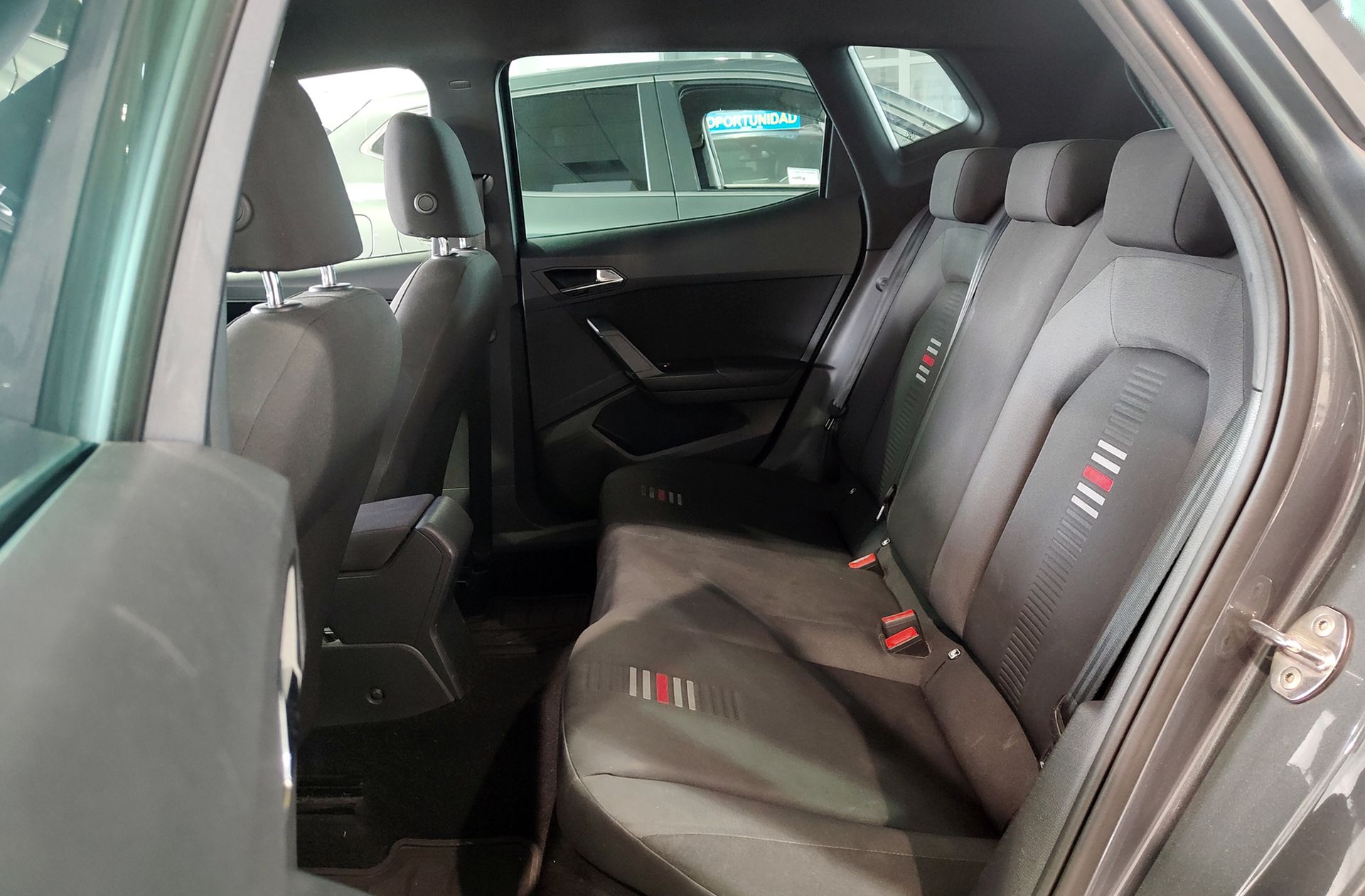 SEAT Arona 1.0 TSI FR - foto 14
