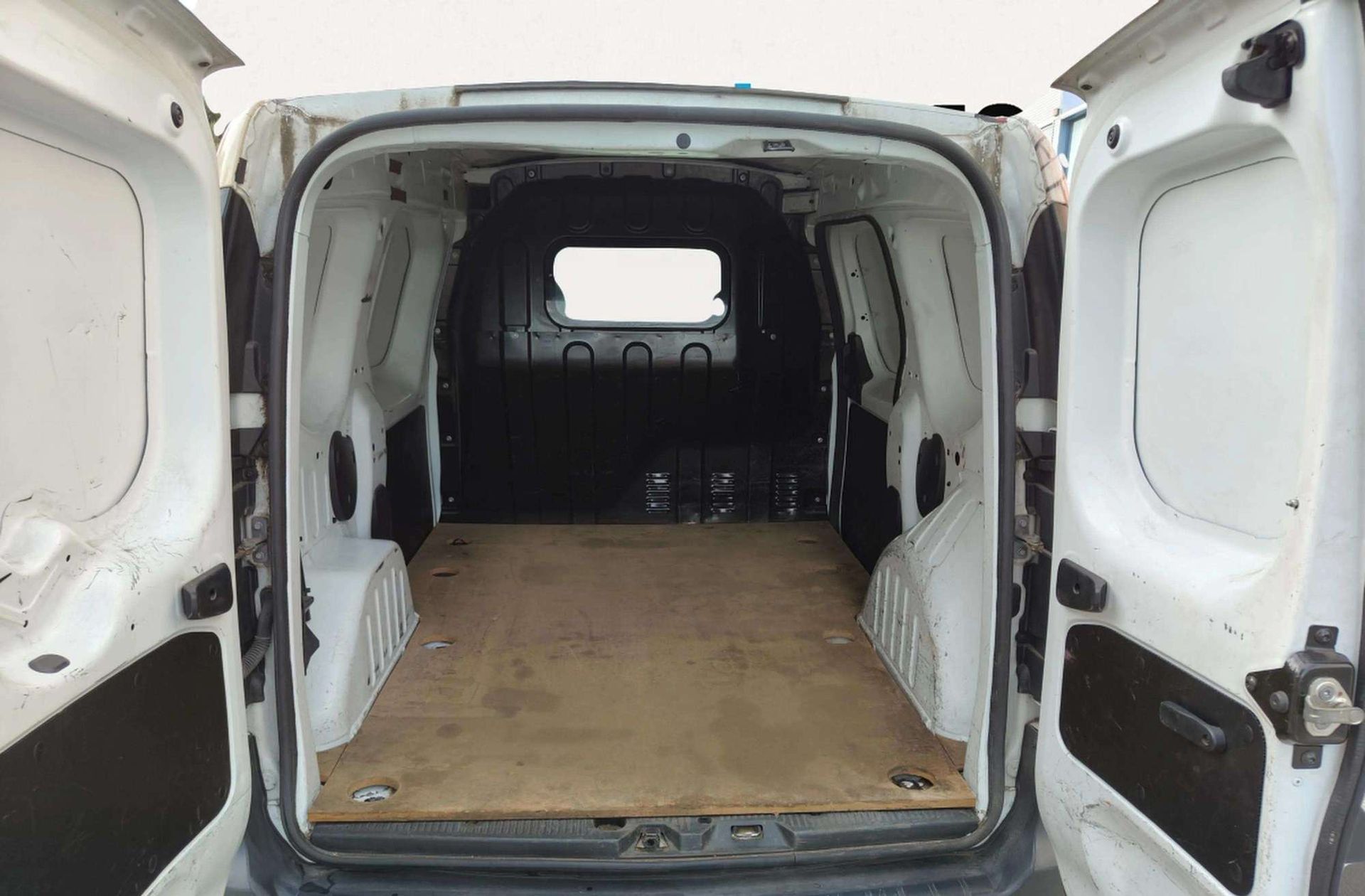 Dacia Dokker Van 1.6 GLP Ambiance - foto 12