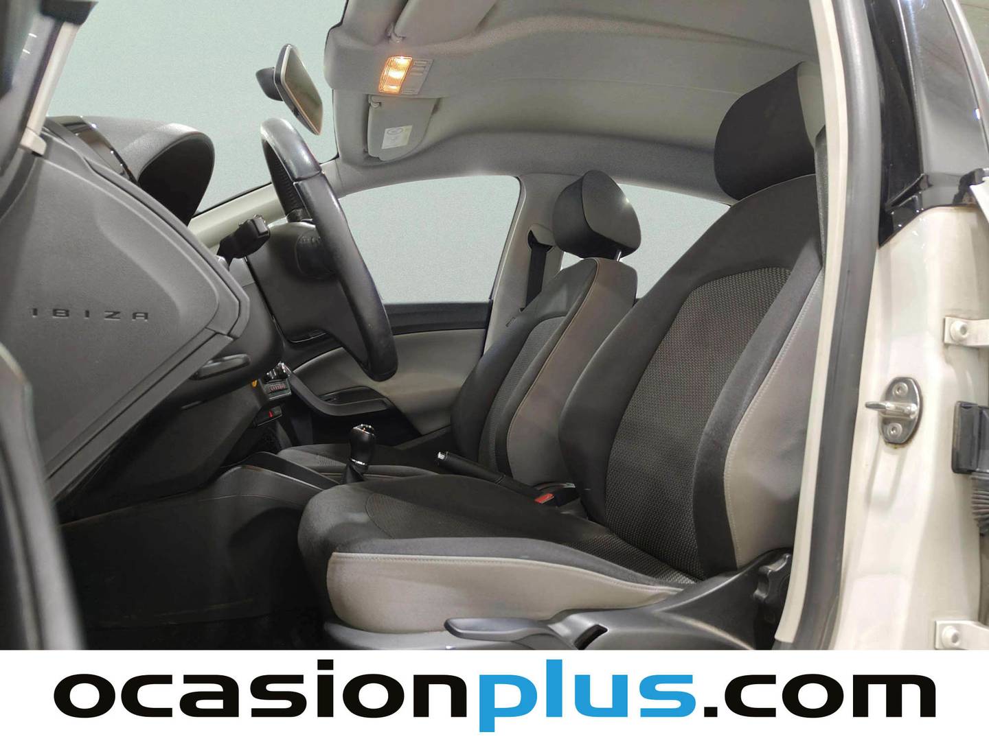 Foto asientos delanteros Seat Ibiza Seat Ibiza 1.2 TSI Style Connect (90 CV)