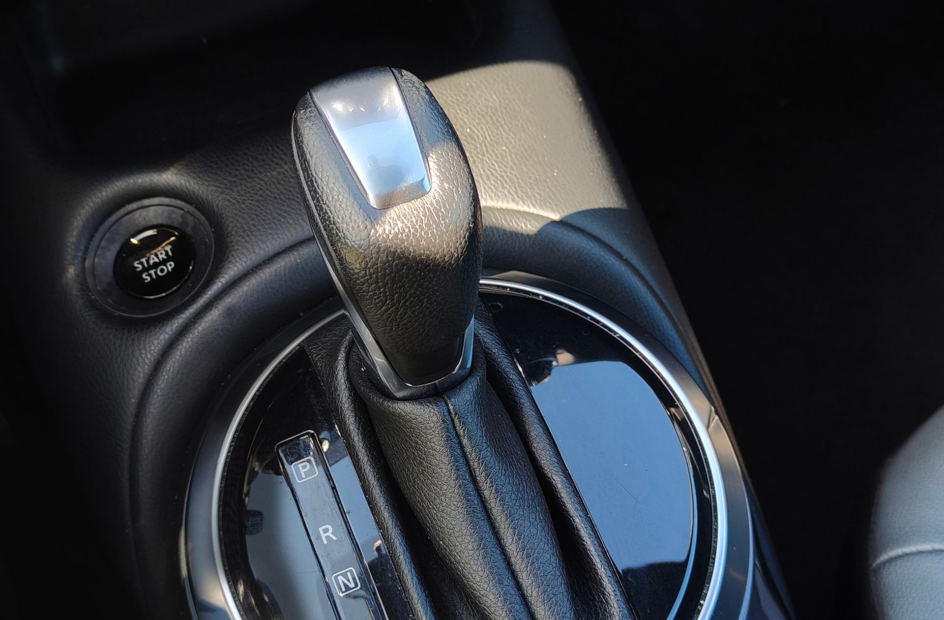 Nissan Juke 1.6 Hybrid N-Connecta - foto 5