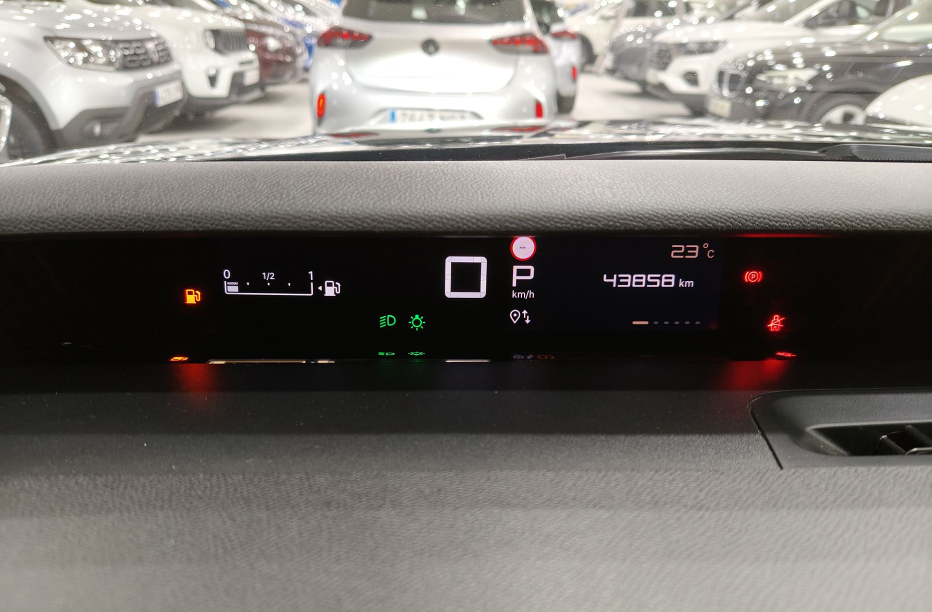Citroën C3 Aircross Hybrid 145 Plus e-DCS6 - foto 21