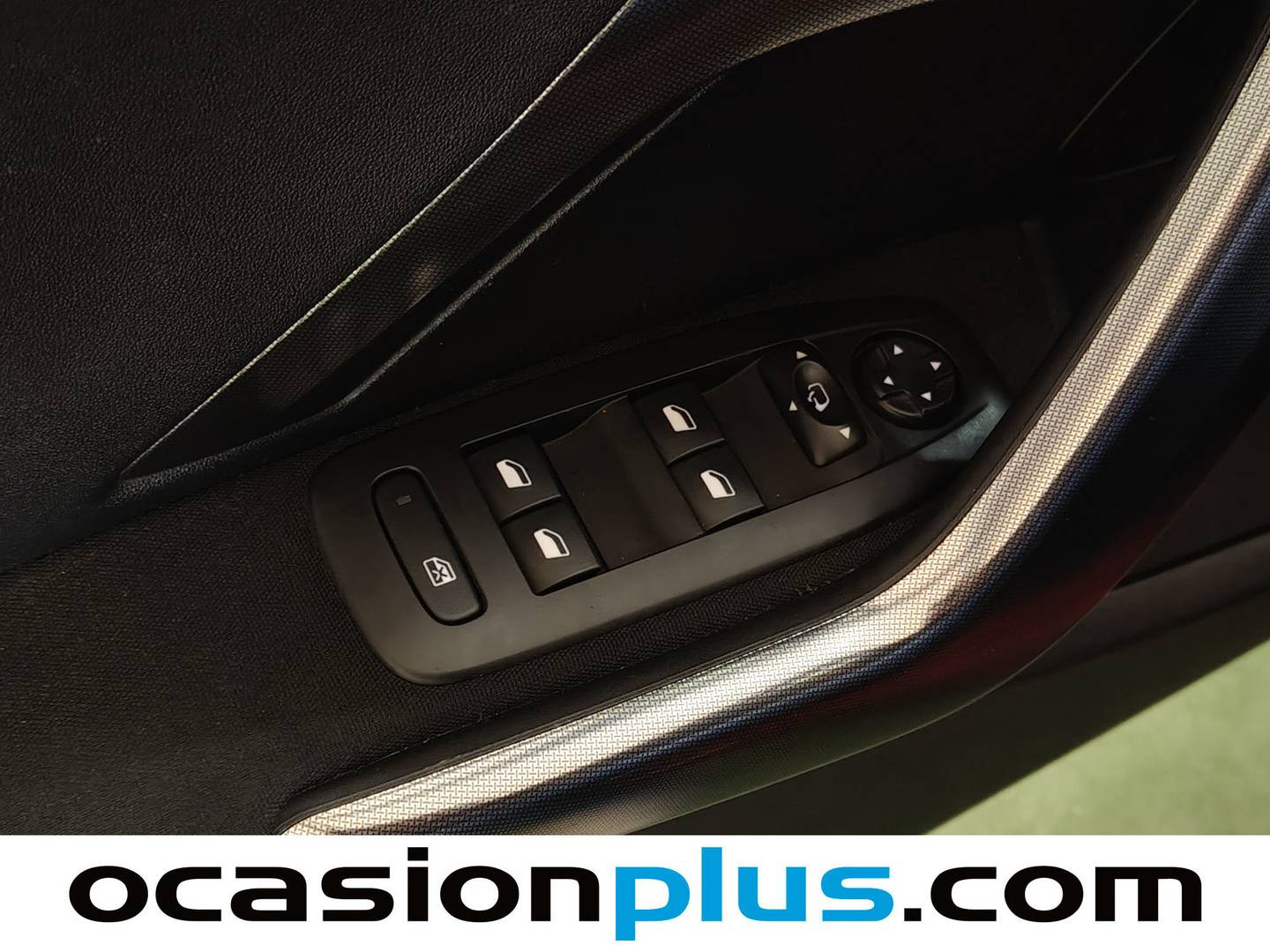 Foto Peugeot 2008 Peugeot 2008 BlueHDi 100 Allure (100 CV)