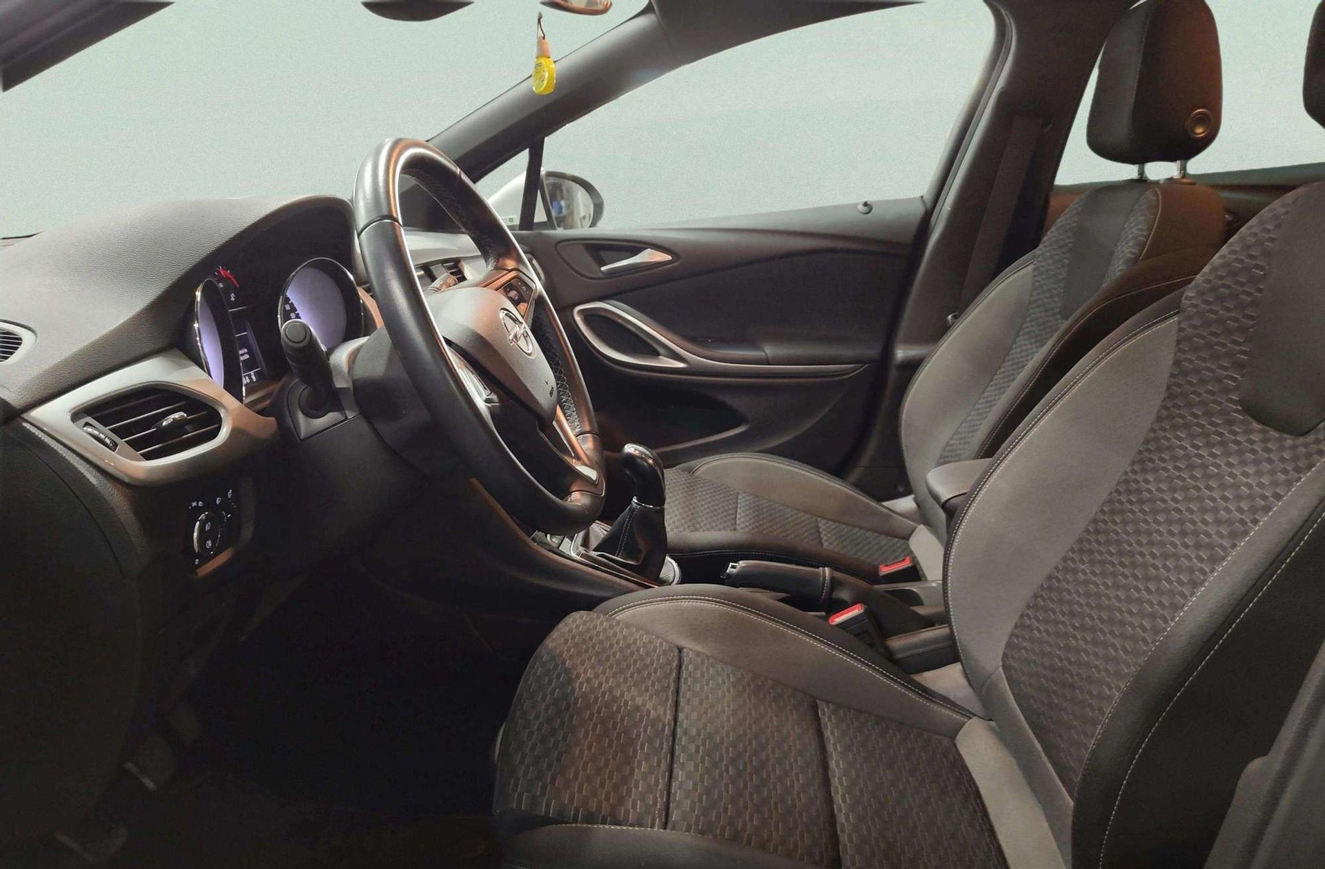 Opel Astra Sports Tourer 1.2 Turbo SHL GS Line - foto 11