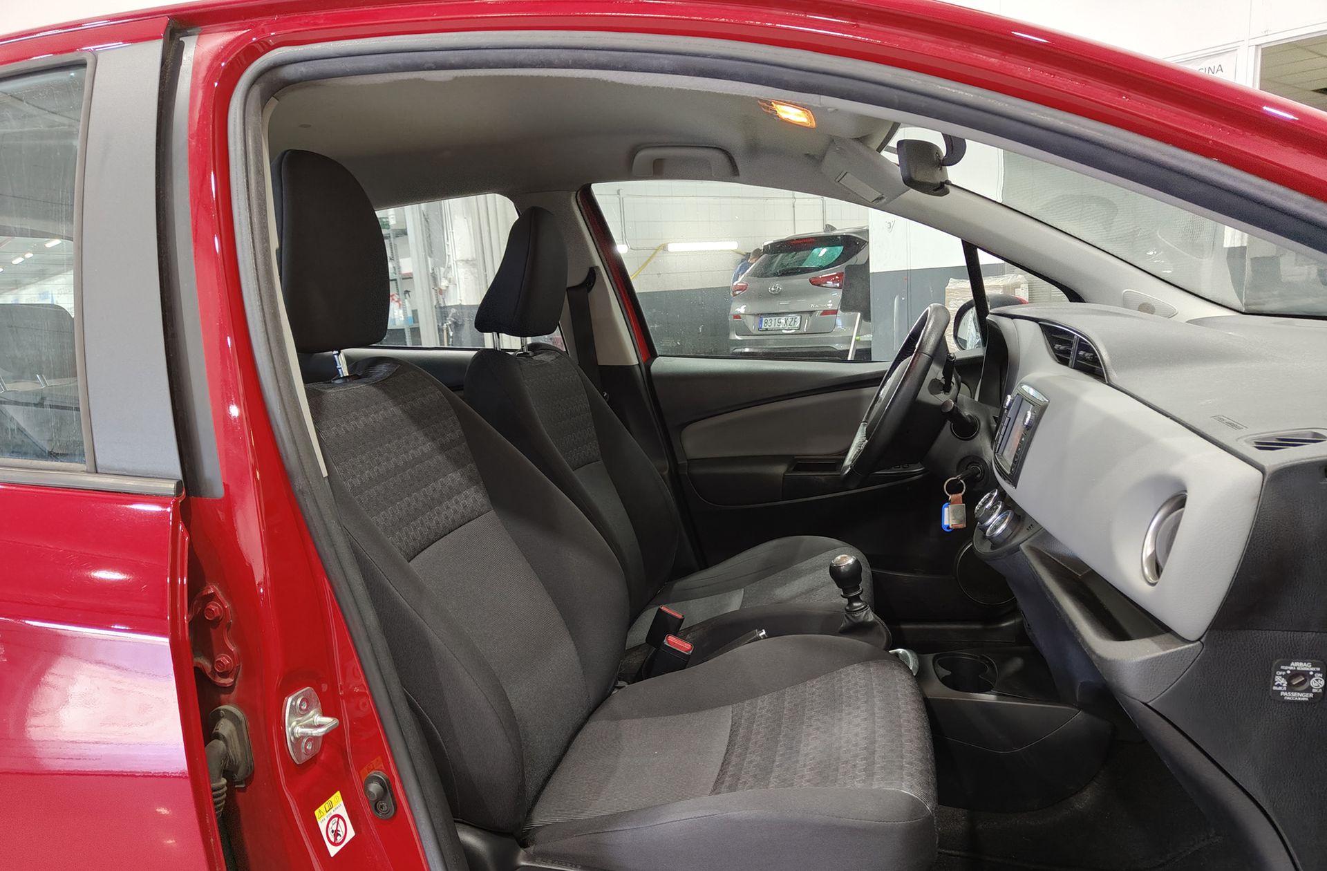Toyota Yaris 100 Active - foto 15