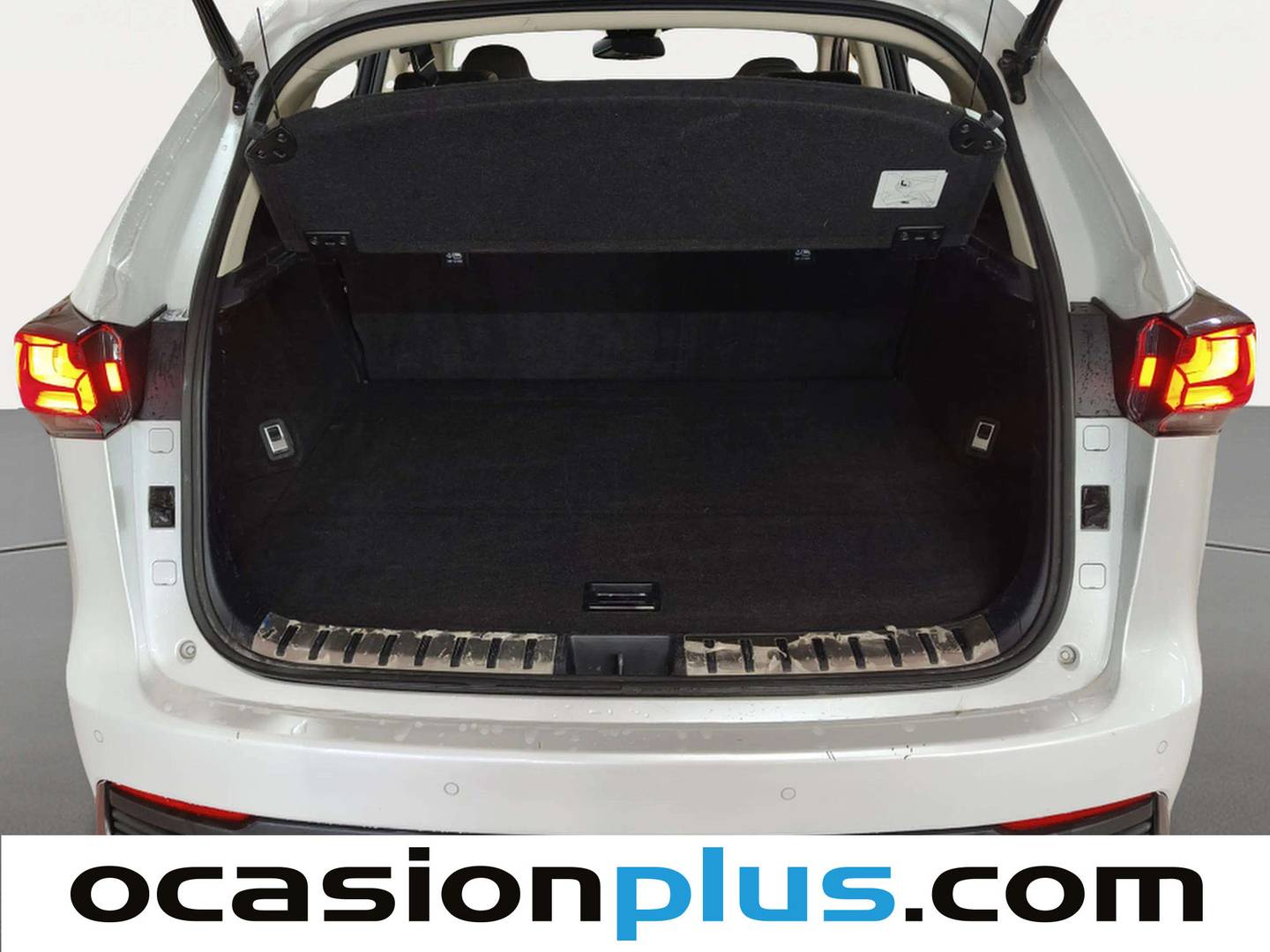 Foto Lexus NX Lexus NX 300h Premium 2WD (197 CV)