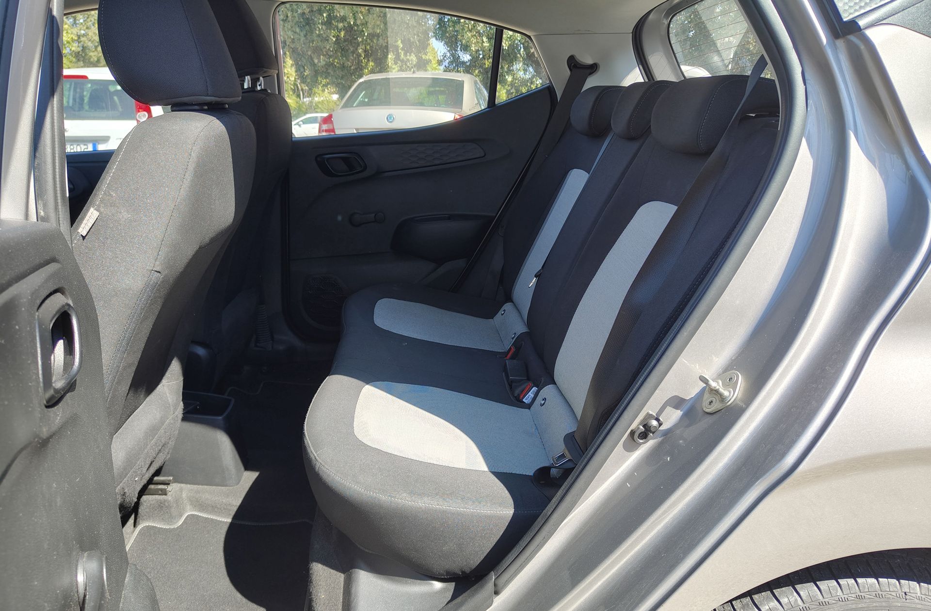 Hyundai i10 1.0 Essence - foto 9