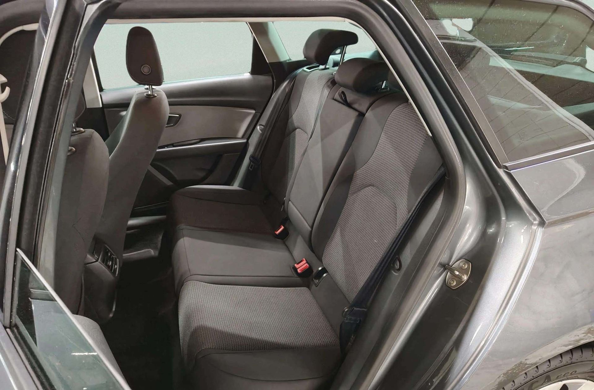 SEAT León ST 1.6 TDI Style Plus - foto 11