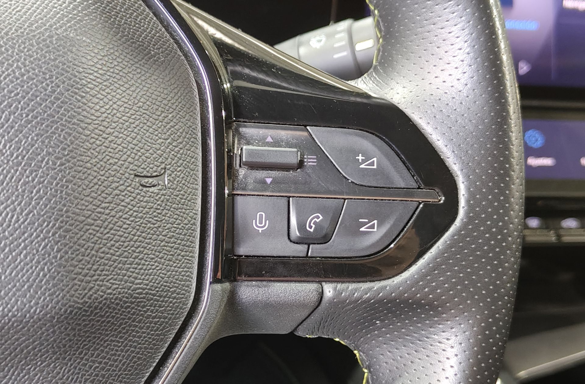Peugeot 308 BlueHDi 130 GT EAT8 - foto 27