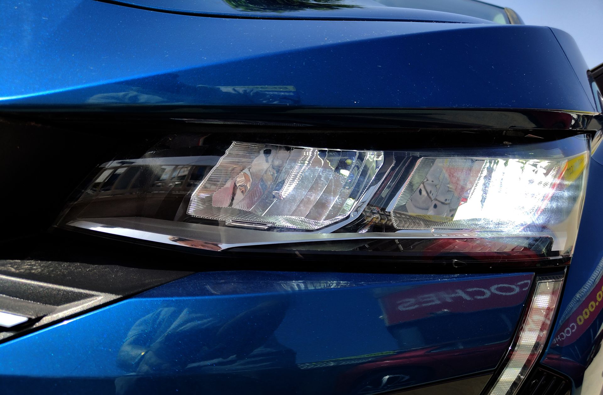 Peugeot 408 Allure Hybrid 145 eDCS6 - foto 14