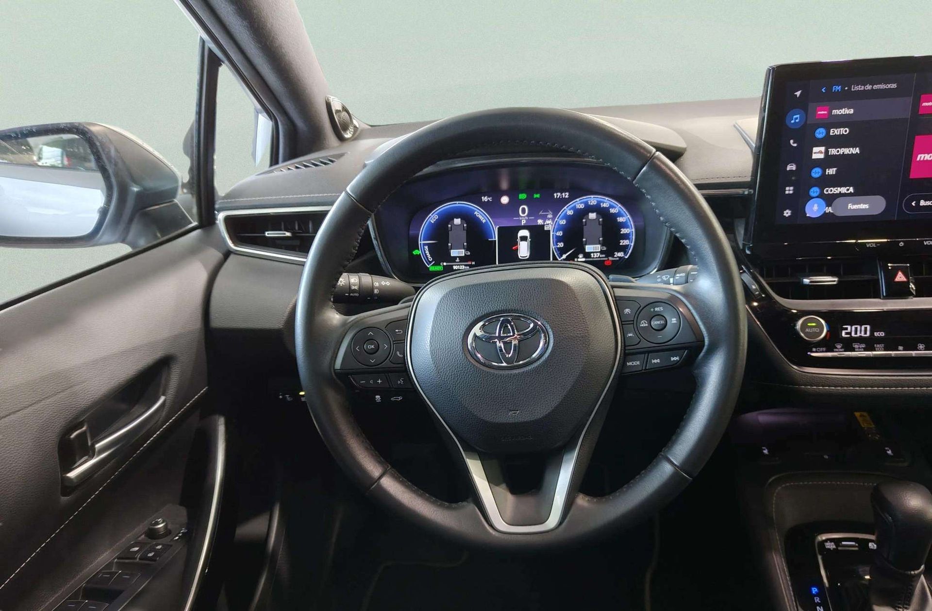 Toyota Corolla 200H Touring Sport Style Edition - foto 31