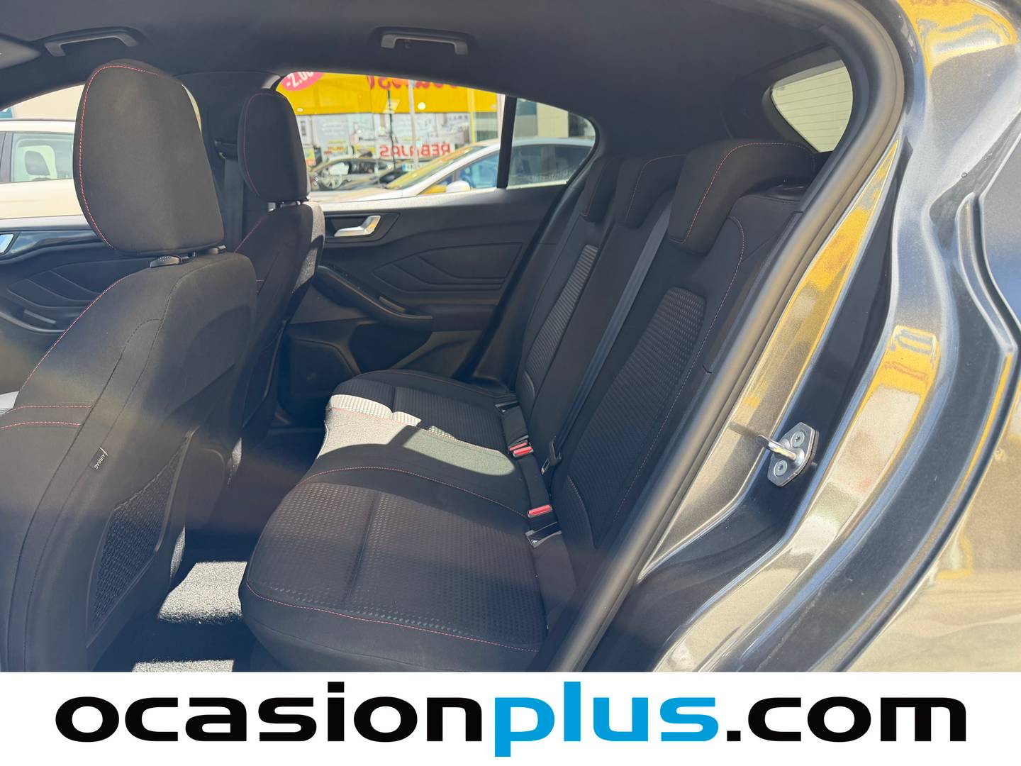Foto asientos traseros Ford Focus Ford Focus 1.0 Ecoboost MHEV ST-Line Auto (155 CV)