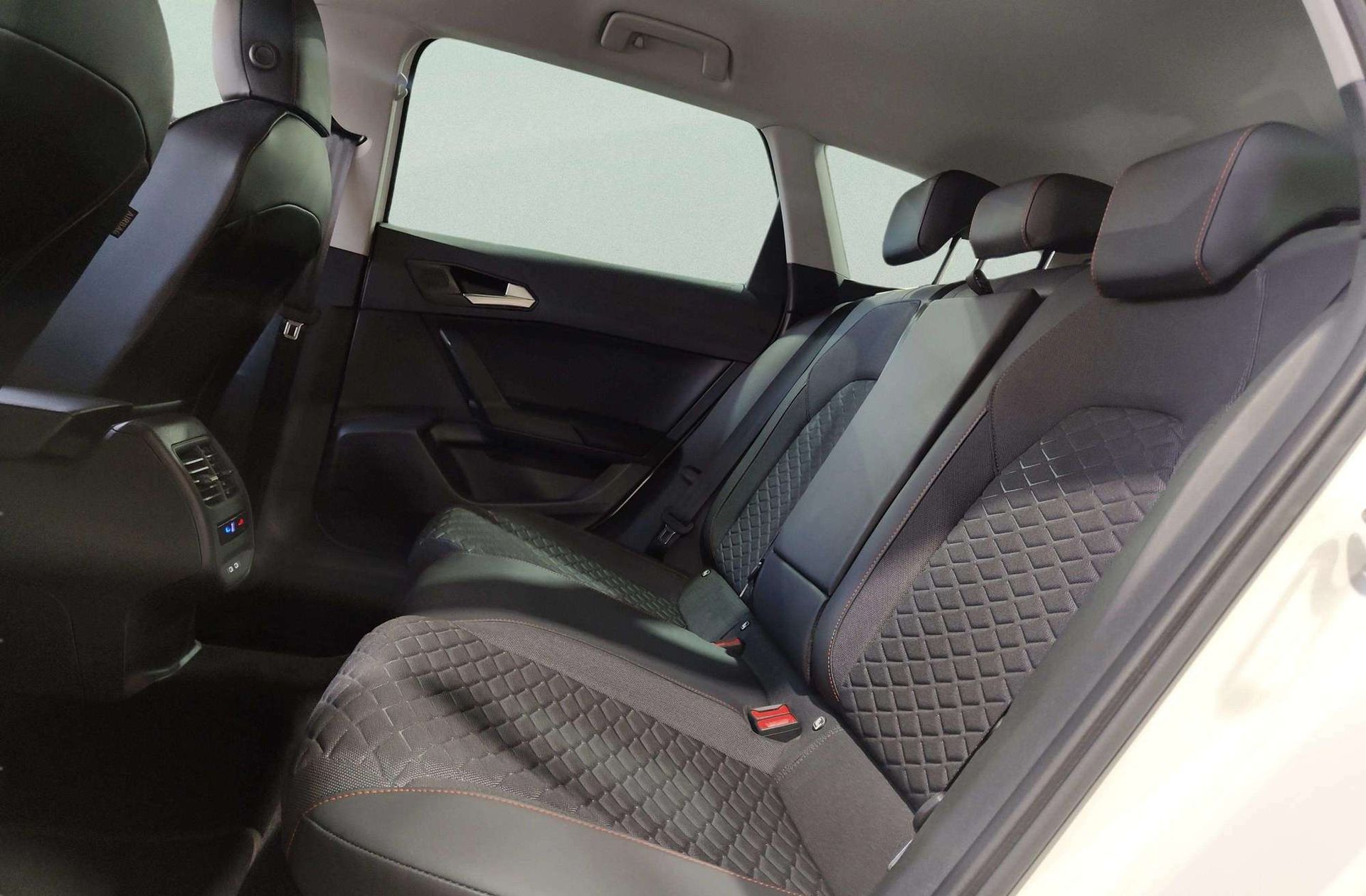 SEAT León ST 2.0 TDI FR XS DSG - foto 14