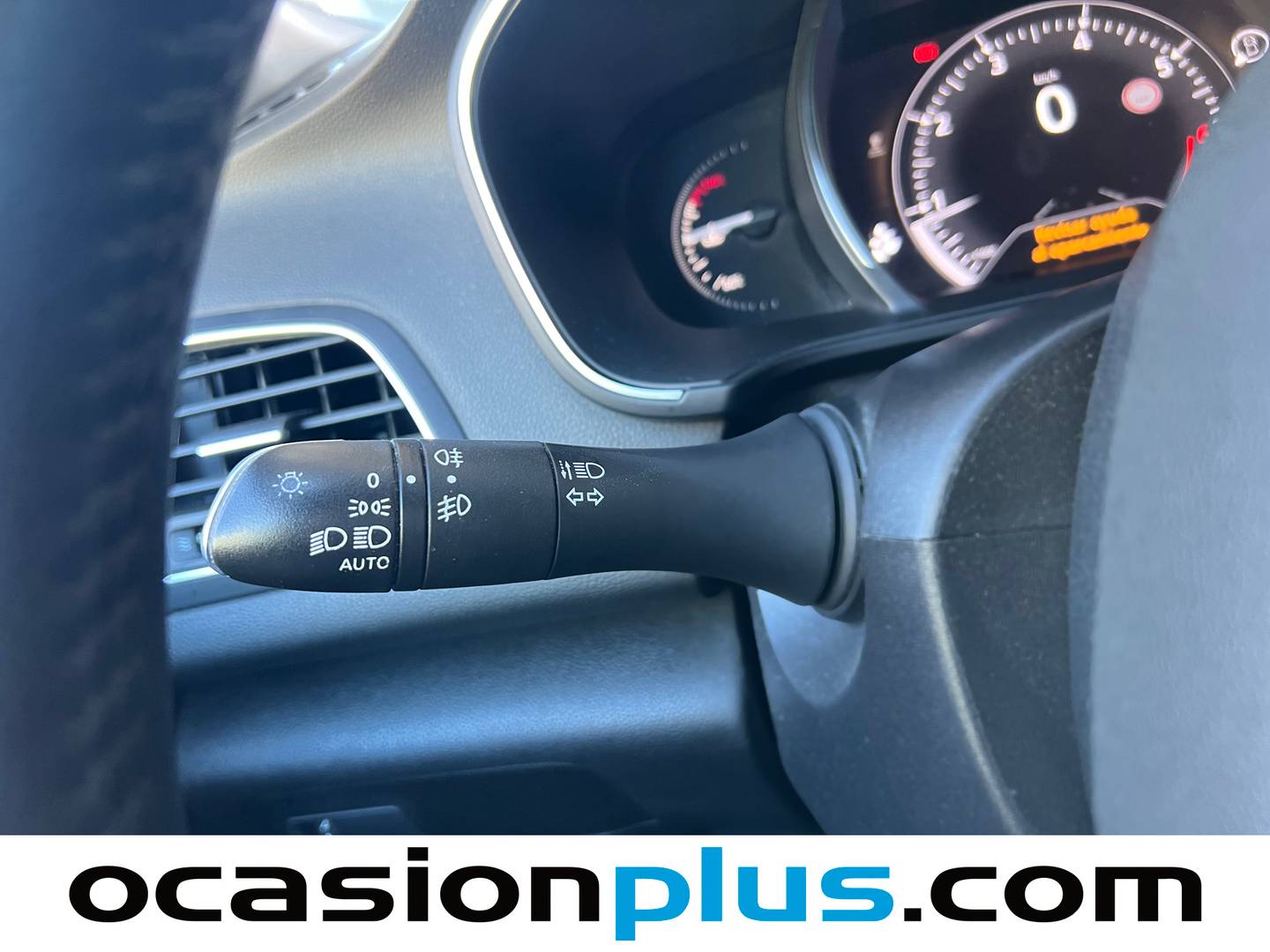 Foto Renault Mégane Renault Megane Sport Tourer Zen TCe (140 CV) GPF