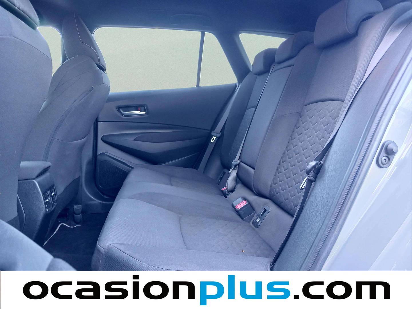 Foto asientos traseros Toyota Corolla Toyota Corolla 125H Active Tech E-CVT (122 CV)