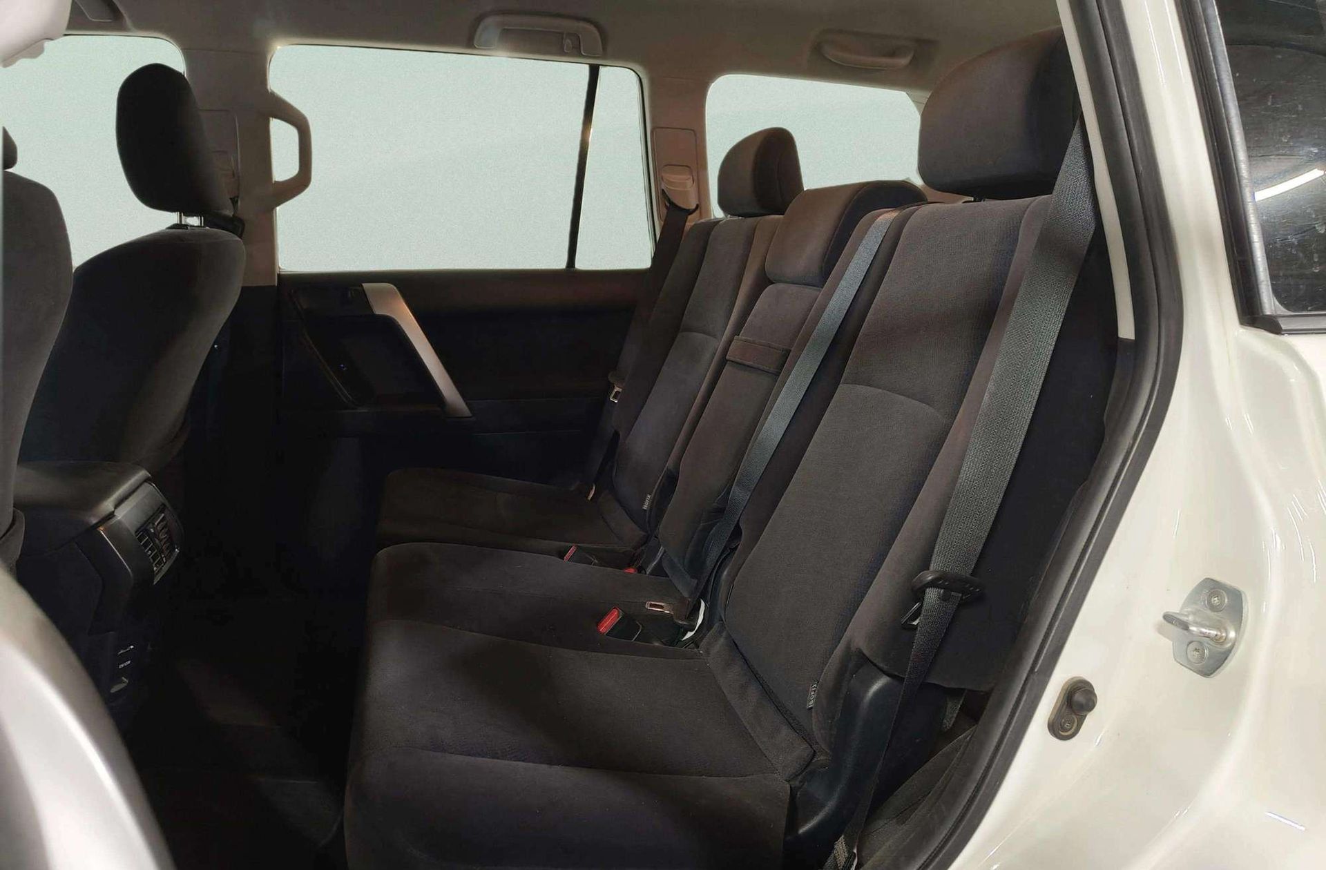 Toyota Land Cruiser 2.8 D-4D GX 7 plazas - foto 10