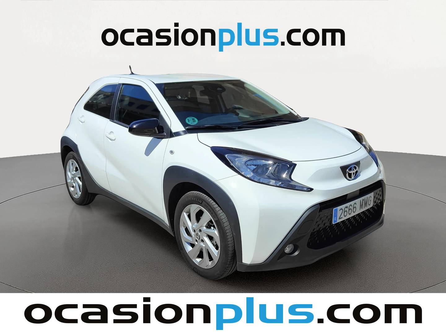 Foto delantera Toyota Aygo X Cross Toyota Aygo X Cross 1.0 VVT-I Play (72 CV) derecha