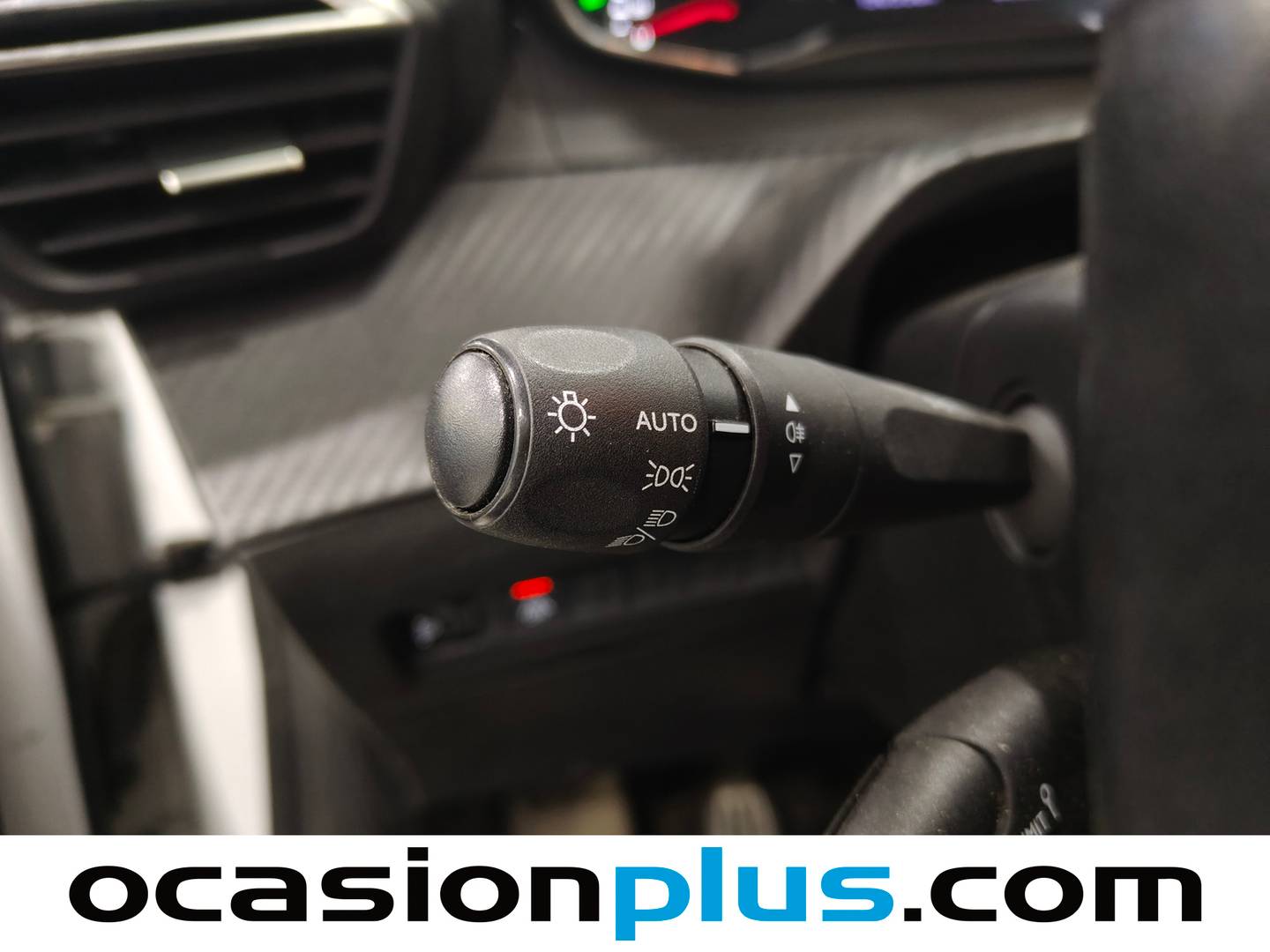 Equipamiento del Peugeot 208 Peugeot 208 BlueHDi 100 Active (100 CV)