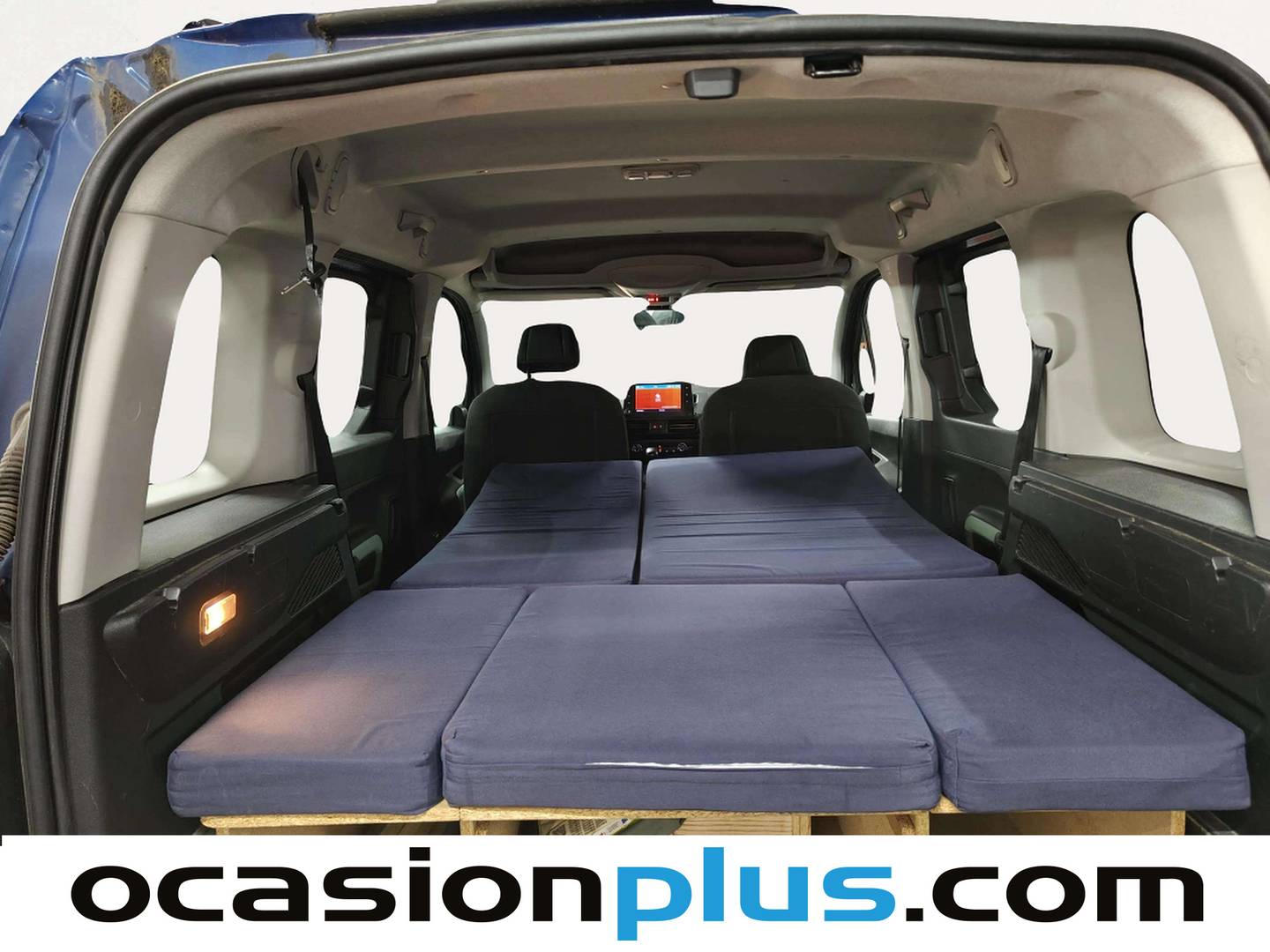 Acabados Citroën Berlingo Citroën Berlingo Combi PureTech 110 S&S Talla M Feel (110 CV) Semi-camperizada