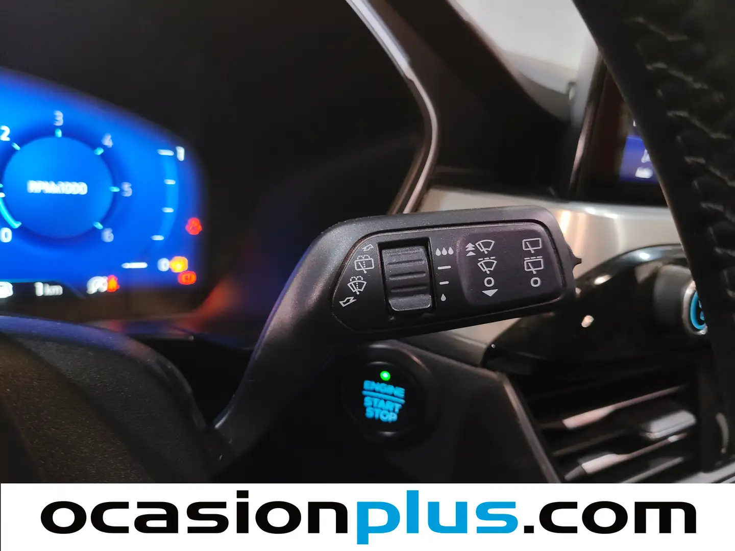 Foto Ford Kuga Ford Kuga 1.5 EcoBlue Titanium Auto (120 CV)