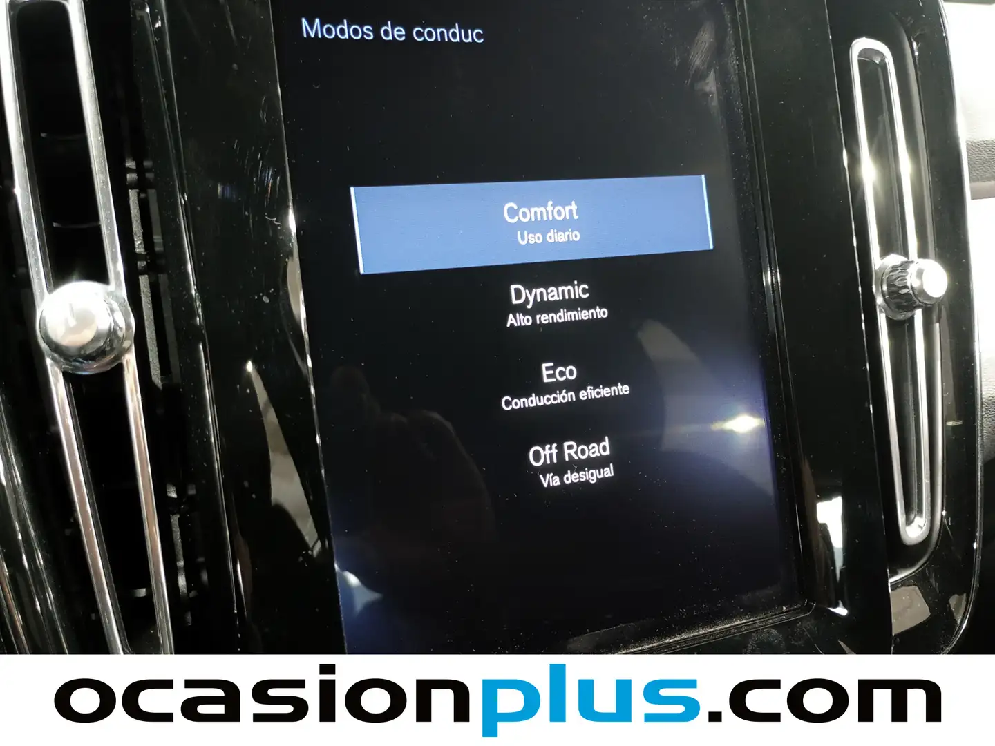 Foto Volvo XC40 Volvo XC40 T3 Momentum (156 CV)