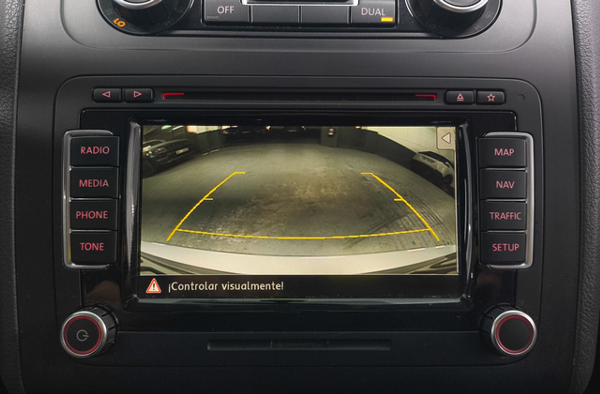Volkswagen Touran Advance 2.0 TDI - foto 8