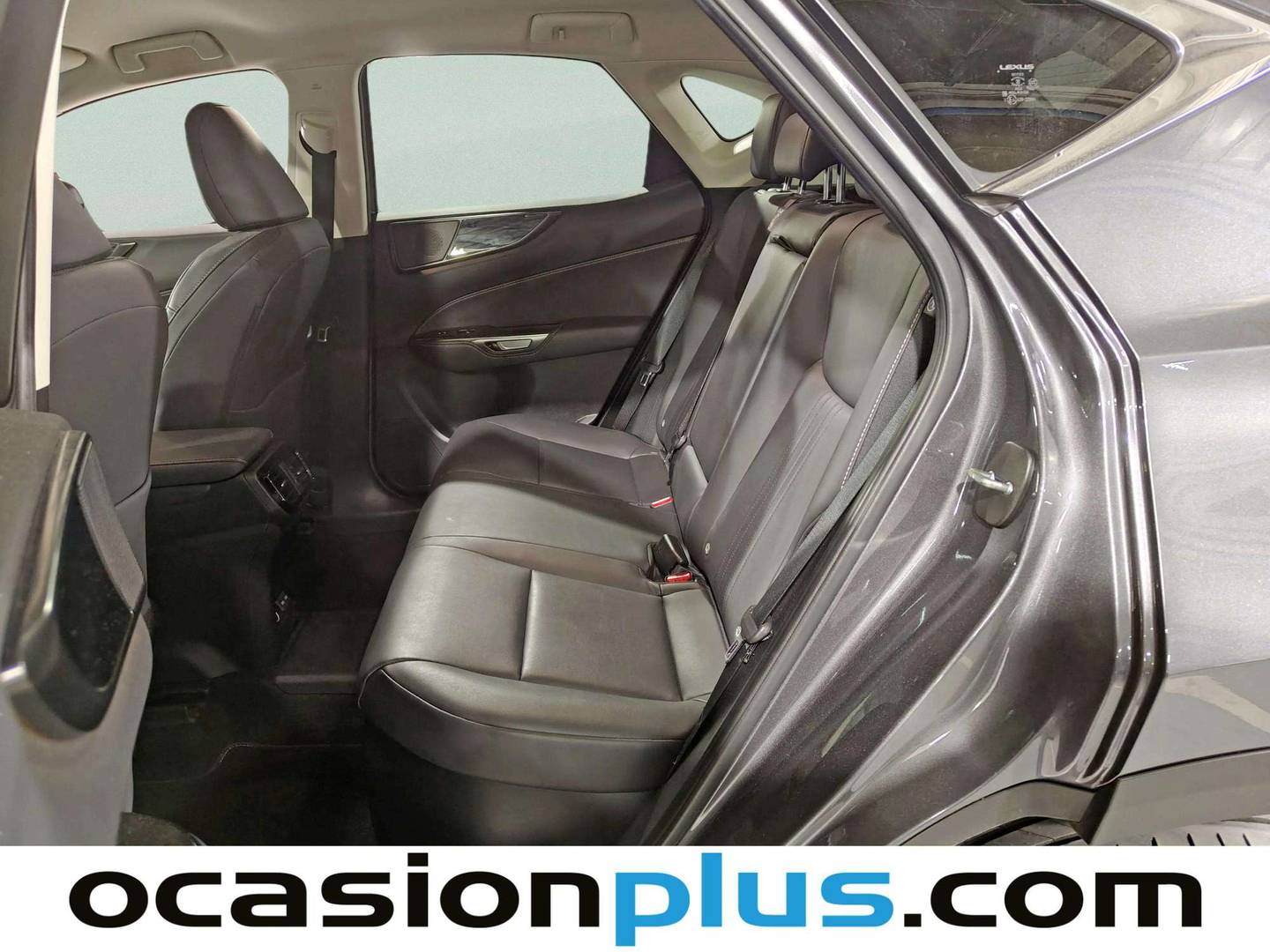 Foto asientos traseros Lexus NX Lexus NX 4WD (306 CV)