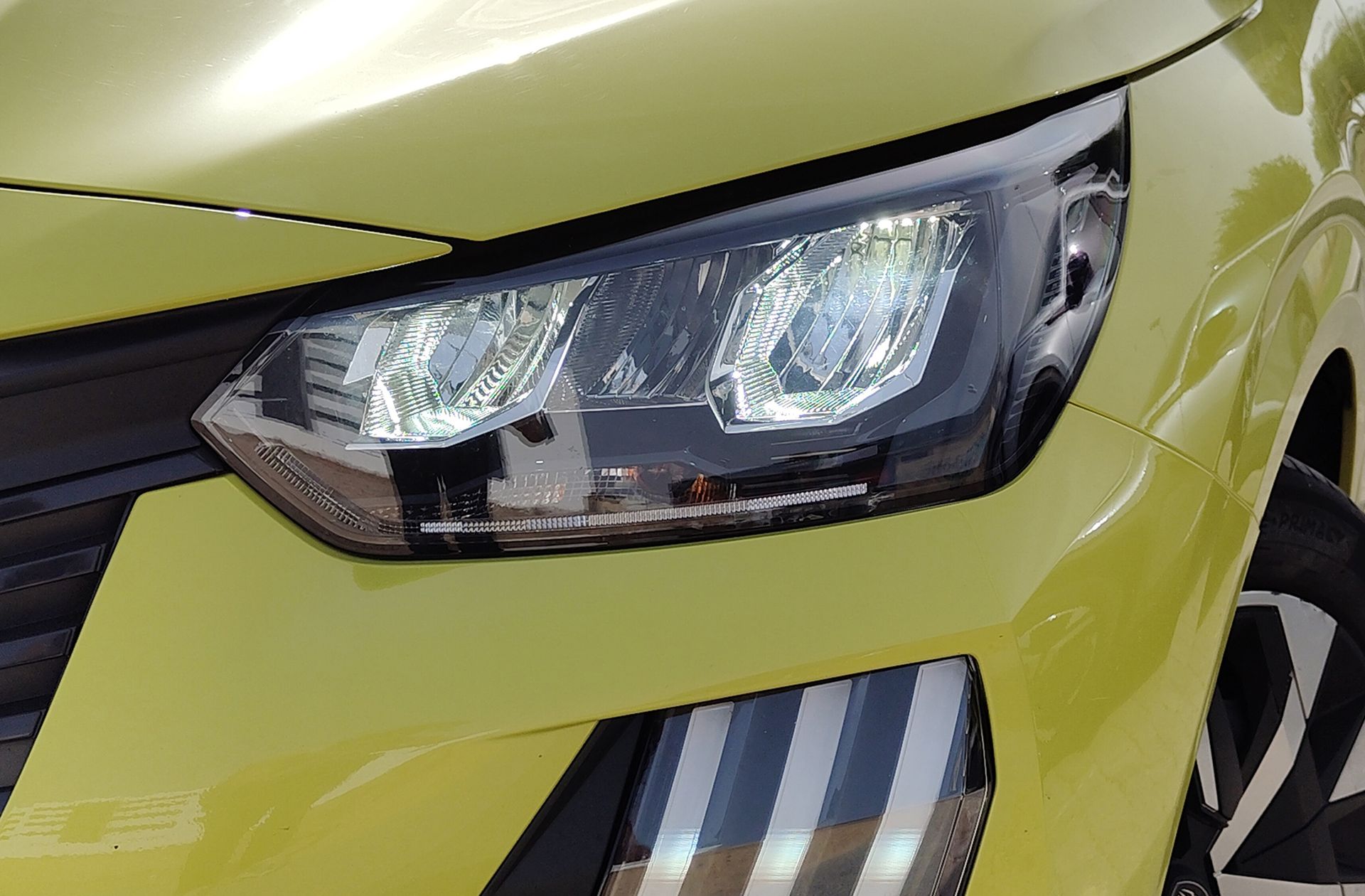 Peugeot 208 Style Hybrid 110 eDCS6 - foto 13