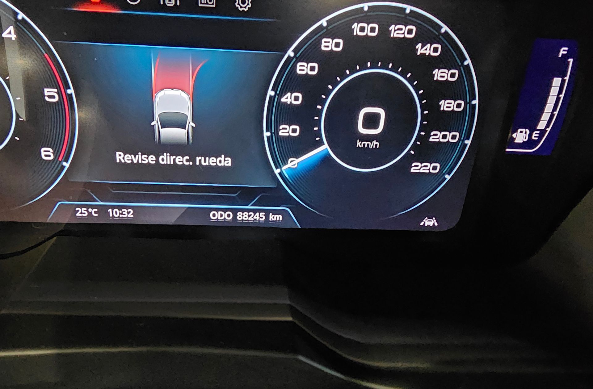SsangYong Korando D16T Limited - foto 12