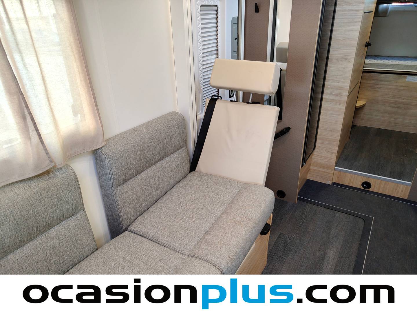 Foto asientos traseros Challenger 380 D Challenger 380 D D Break Edition (131 CV) 4 Plazas