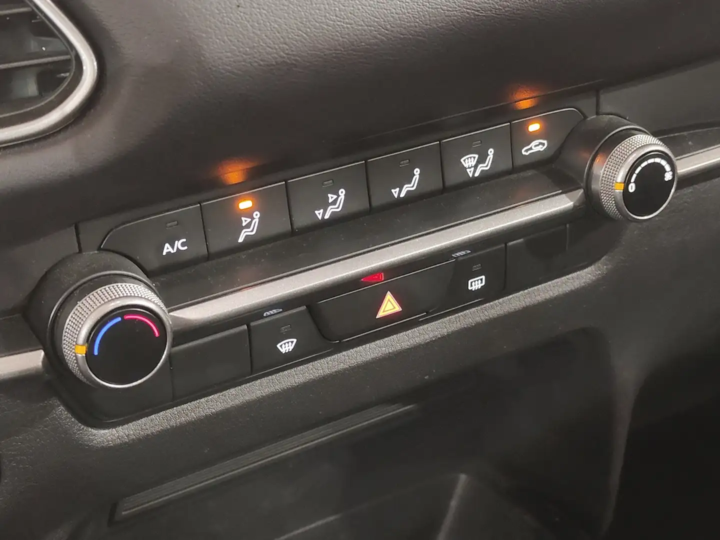 Foto Mazda CX-30 Mazda CX-30 e-SKY G MHEV Prime-line (140 CV)