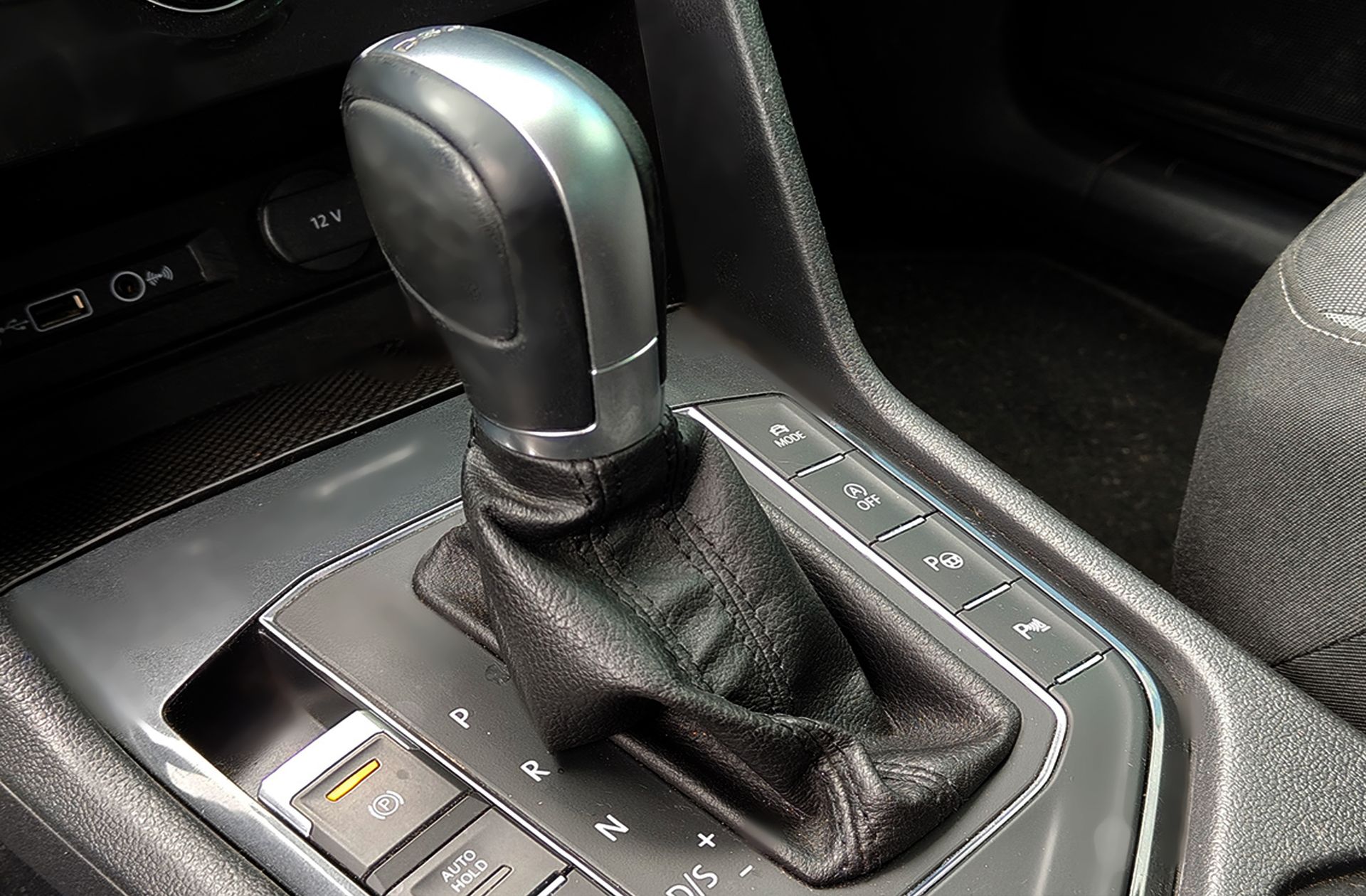 Volkswagen Tiguan Advance 2.0 TDI DSG Pack R-line - foto 6
