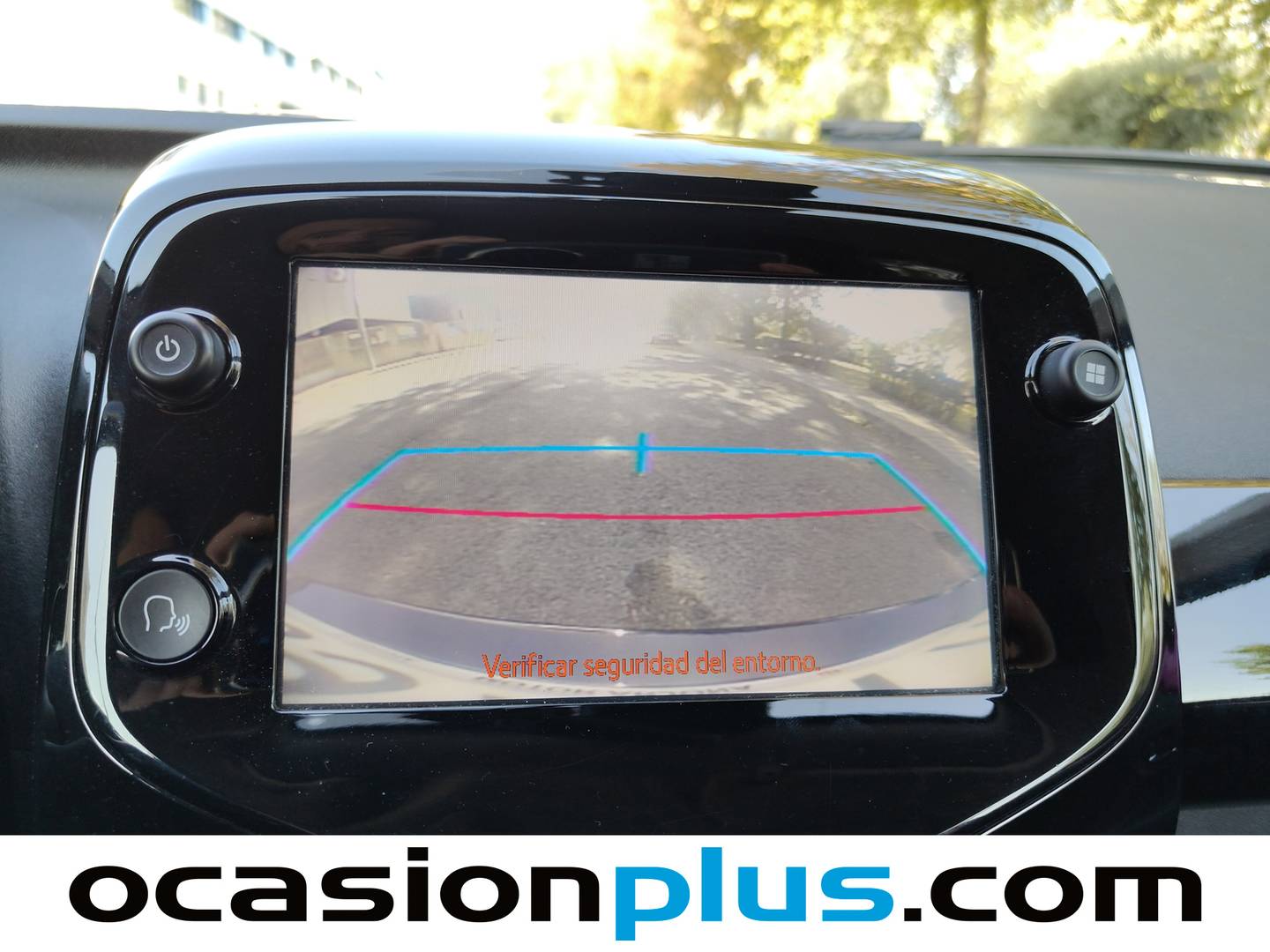 Equipamiento del Toyota Aygo Toyota Aygo 1.0 70 x-play (72 CV)